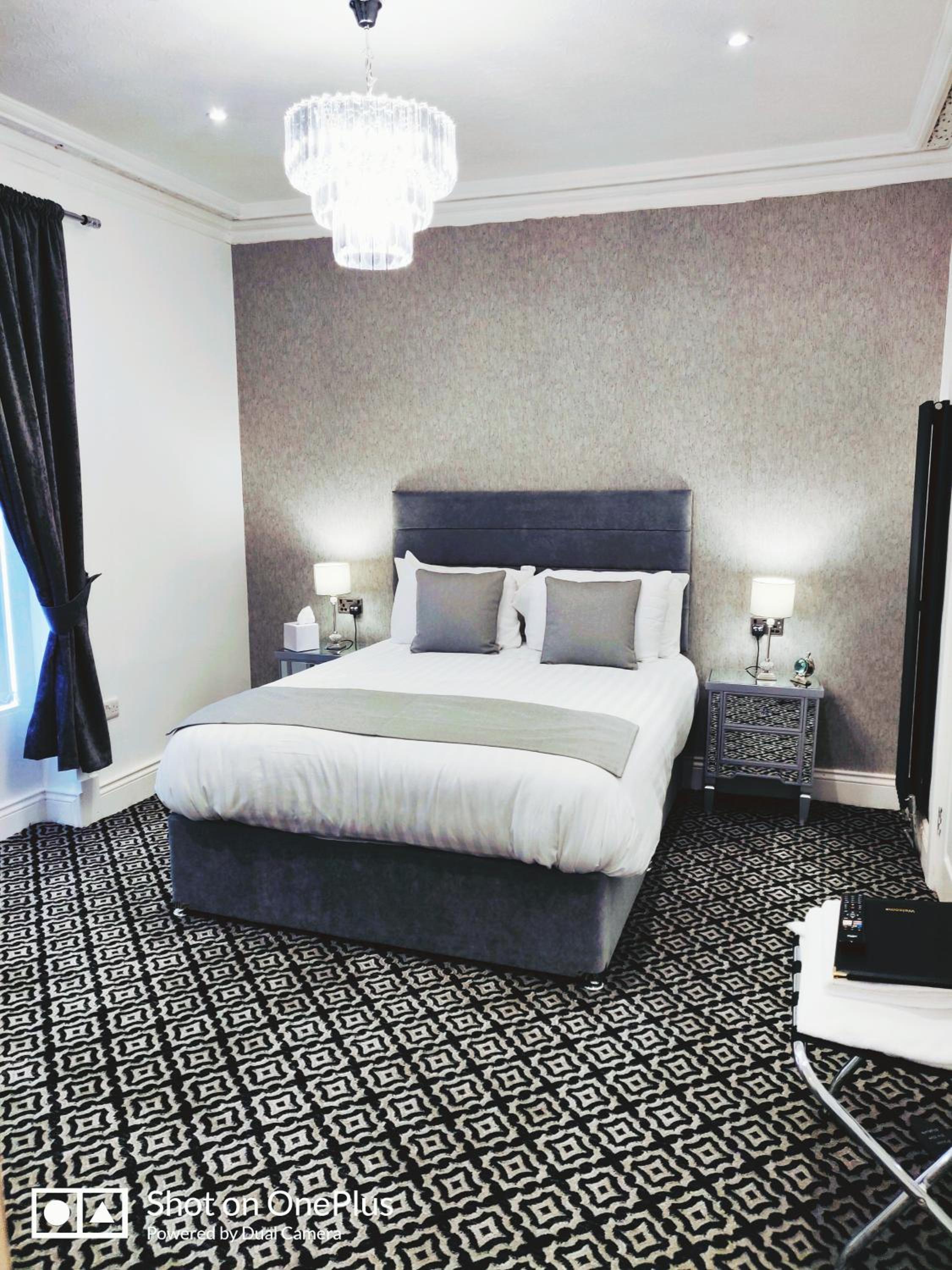 Deluxe Double or Twin Room photo 2