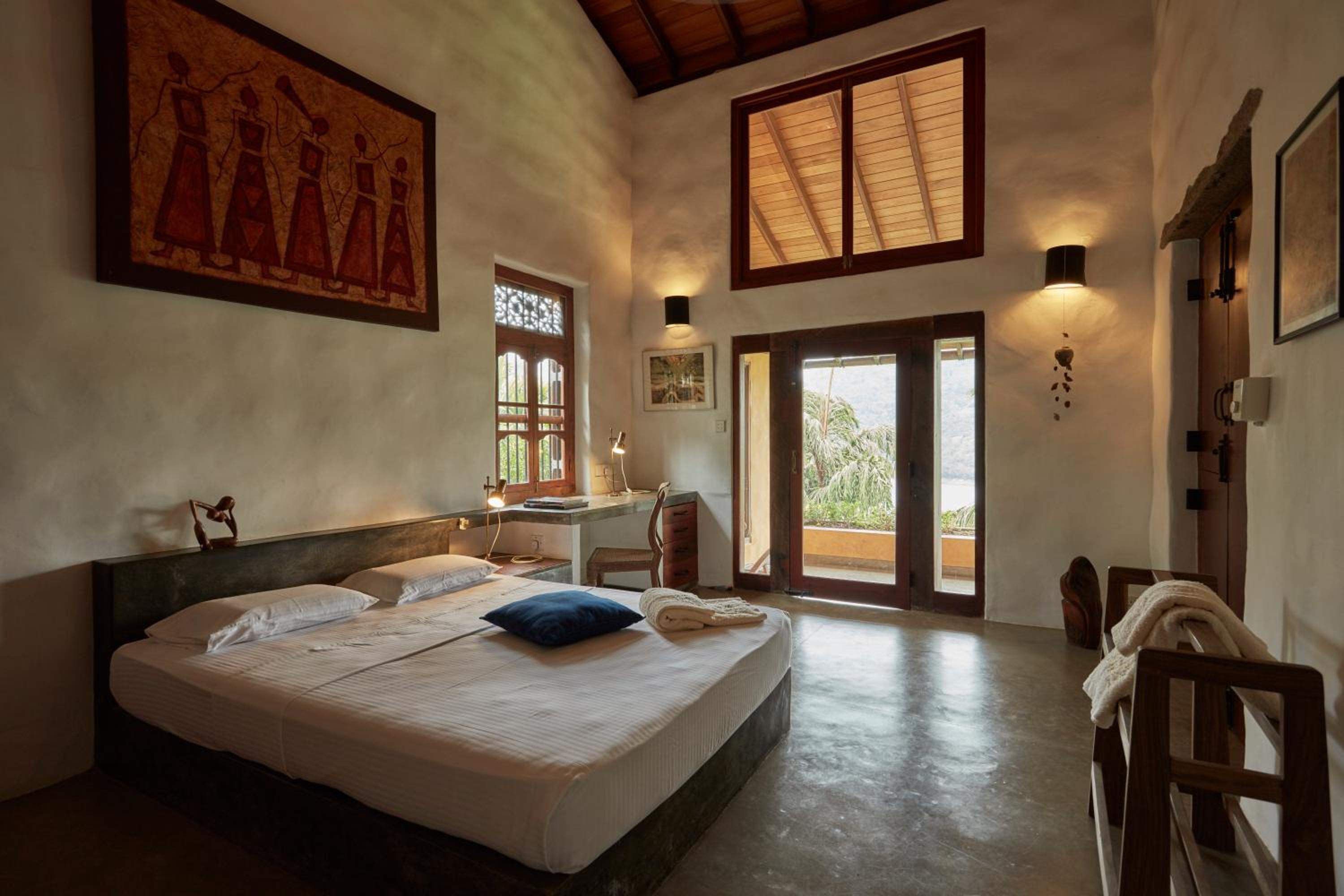 Deluxe Double Room with Balcony photo 3