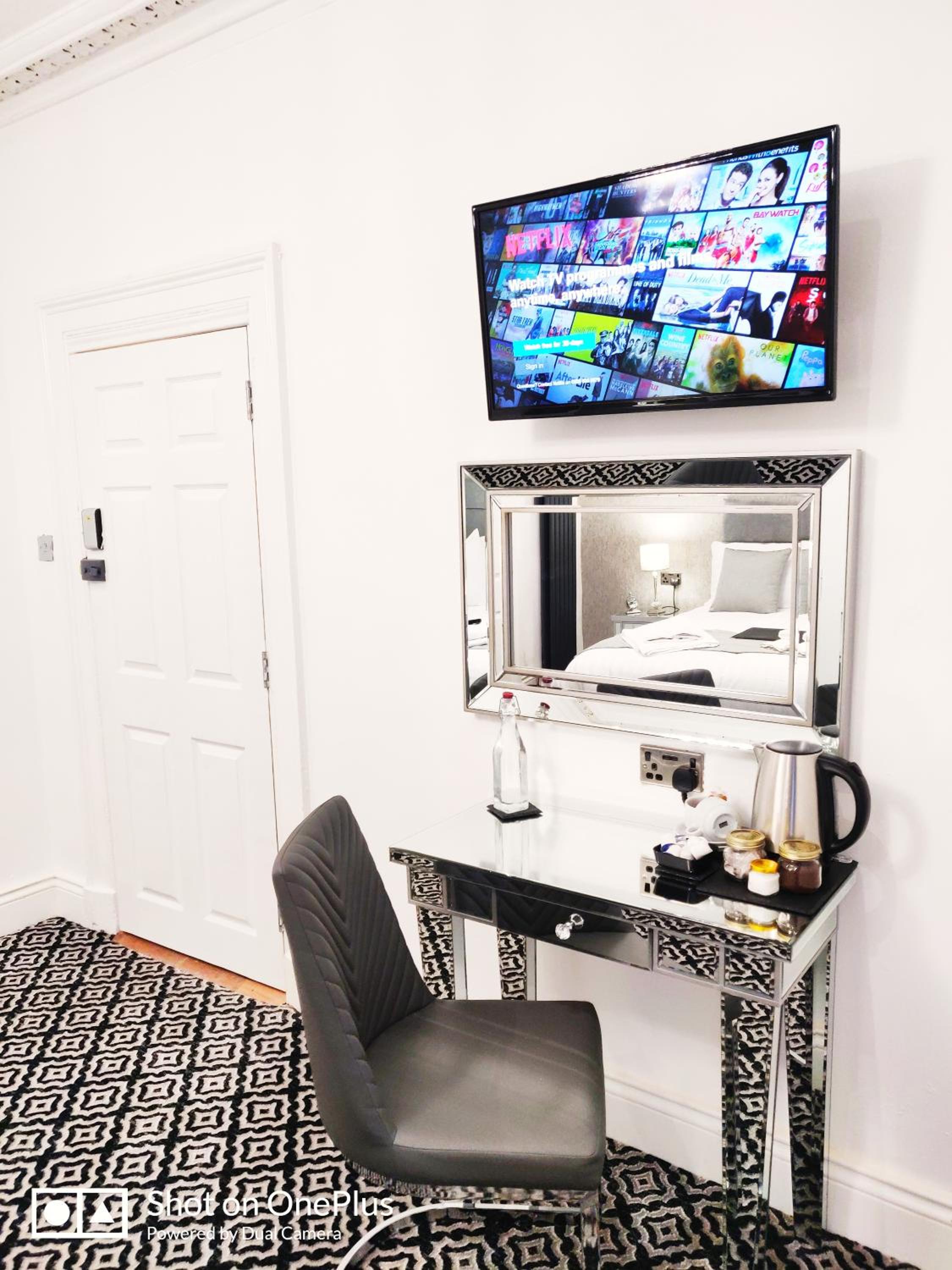 Deluxe Double or Twin Room photo 3