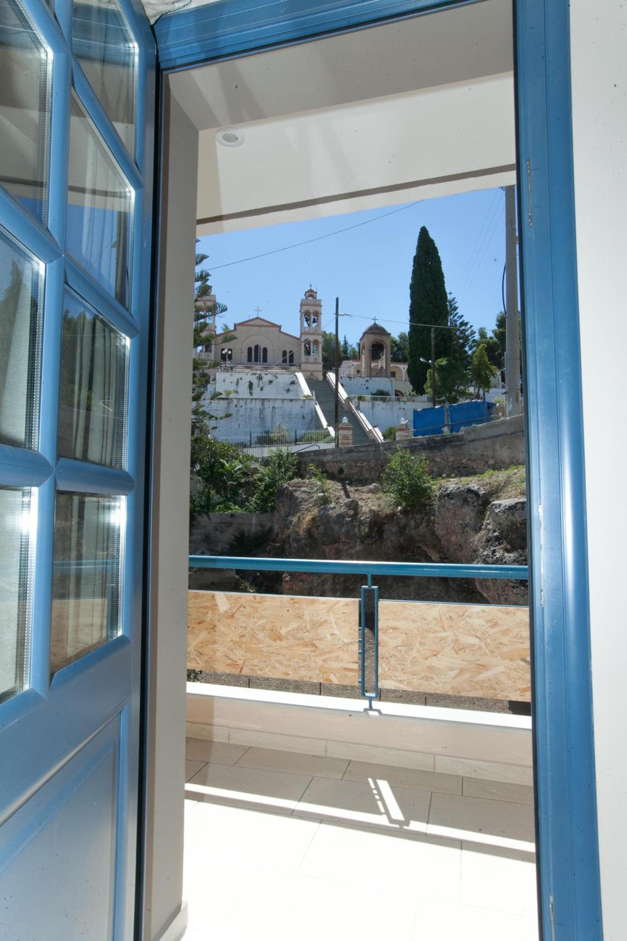 Apartment with Mountain View - Photo 11