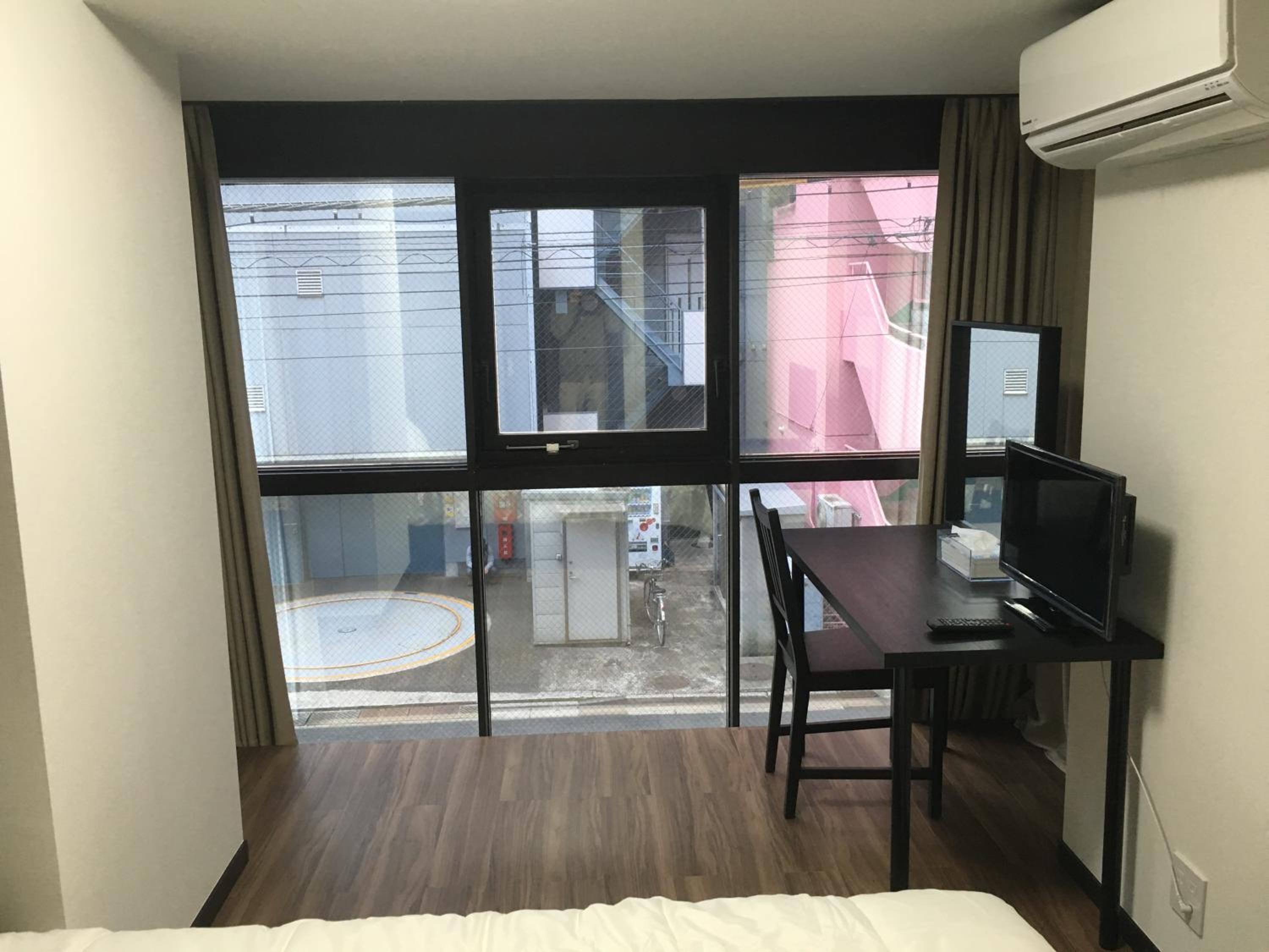 Double Room with Shared Bathroom photo 2