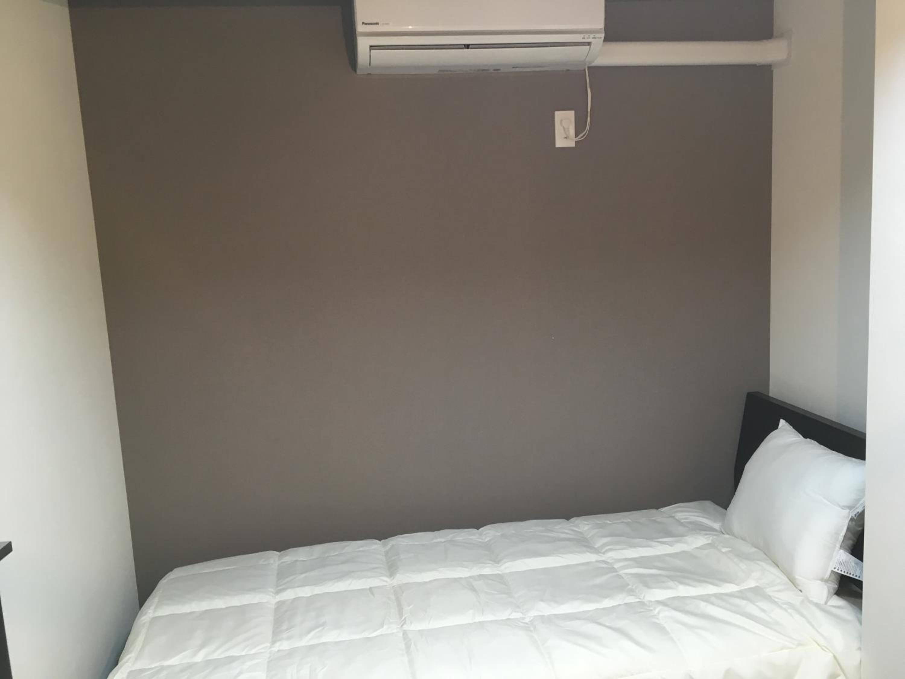 Standard Twin Room with Shared Bathroom photo 2