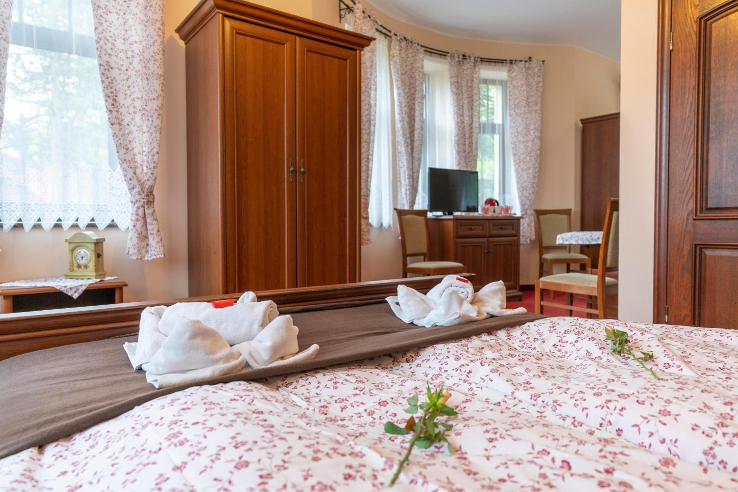 Quadruple Room with Private Bathroom photo 3