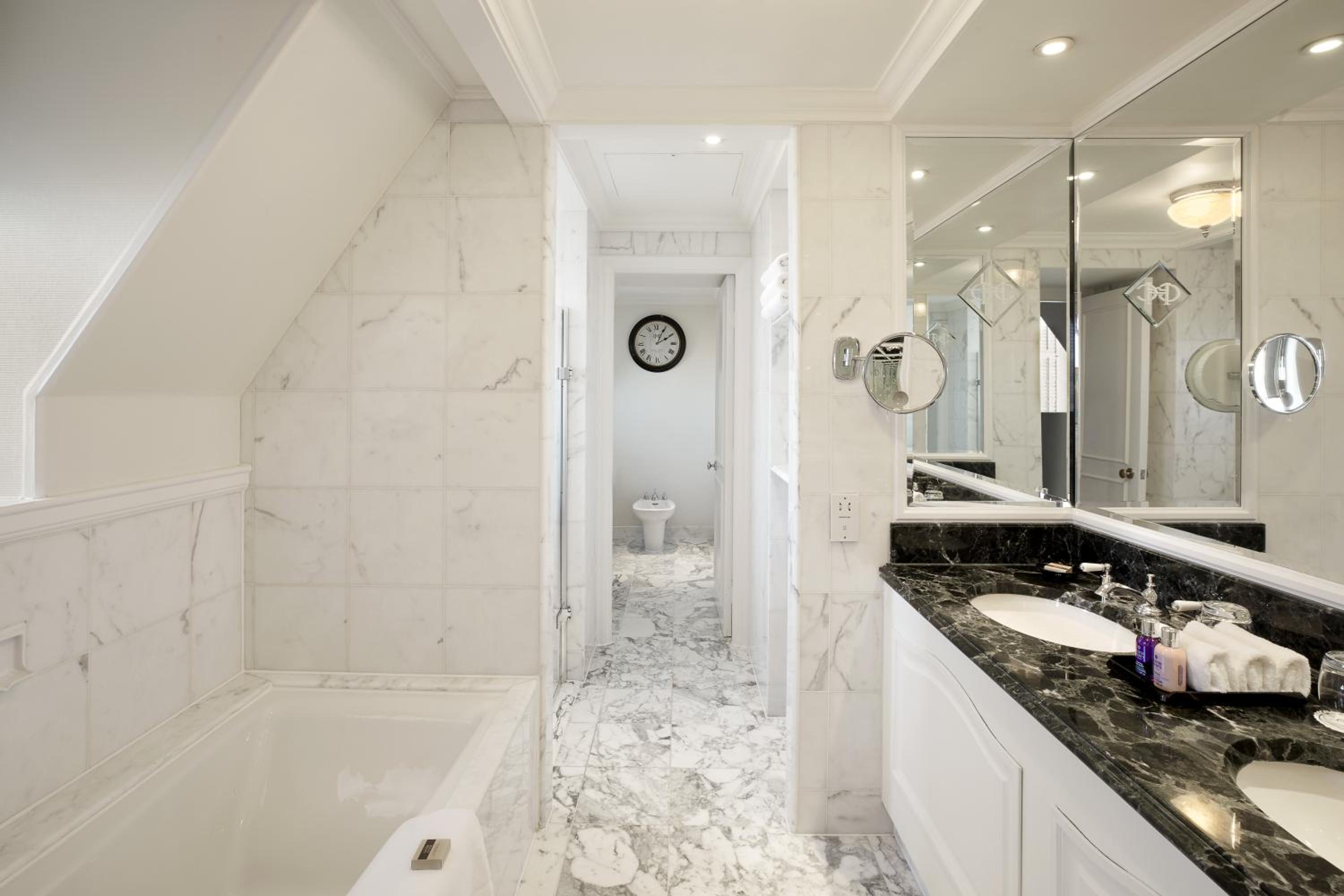 Landmark Suite
