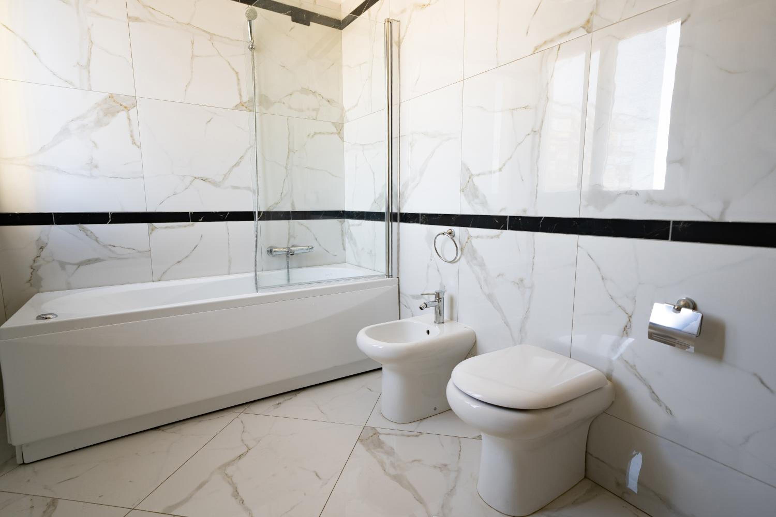 Deluxe Double or Twin Room with Sea View - Photo 8