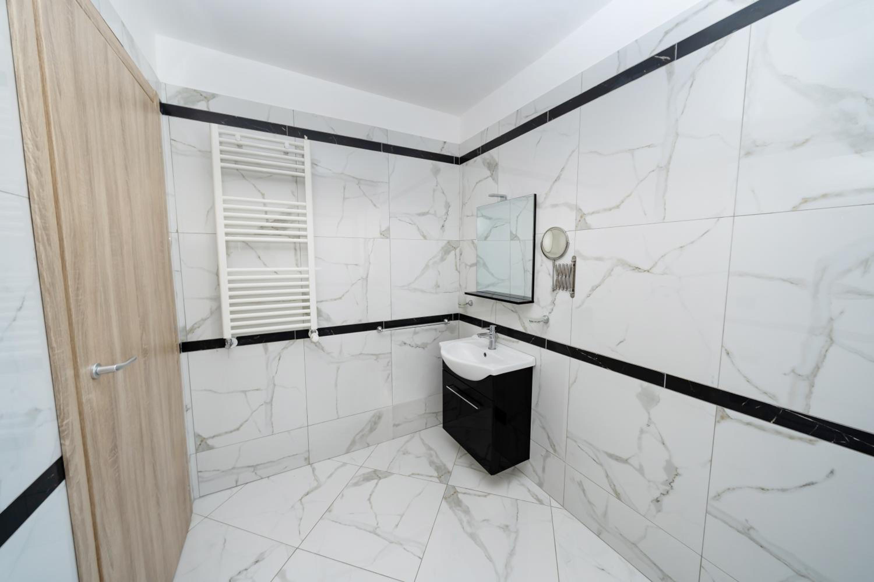 Deluxe Double or Twin Room with Sea View - Photo 11