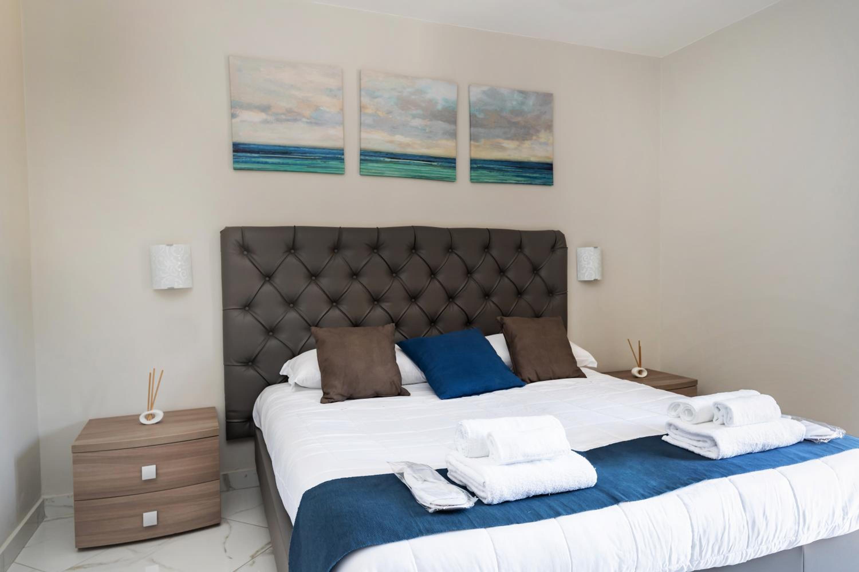 Deluxe Double or Twin Room with Sea View - Photo 3
