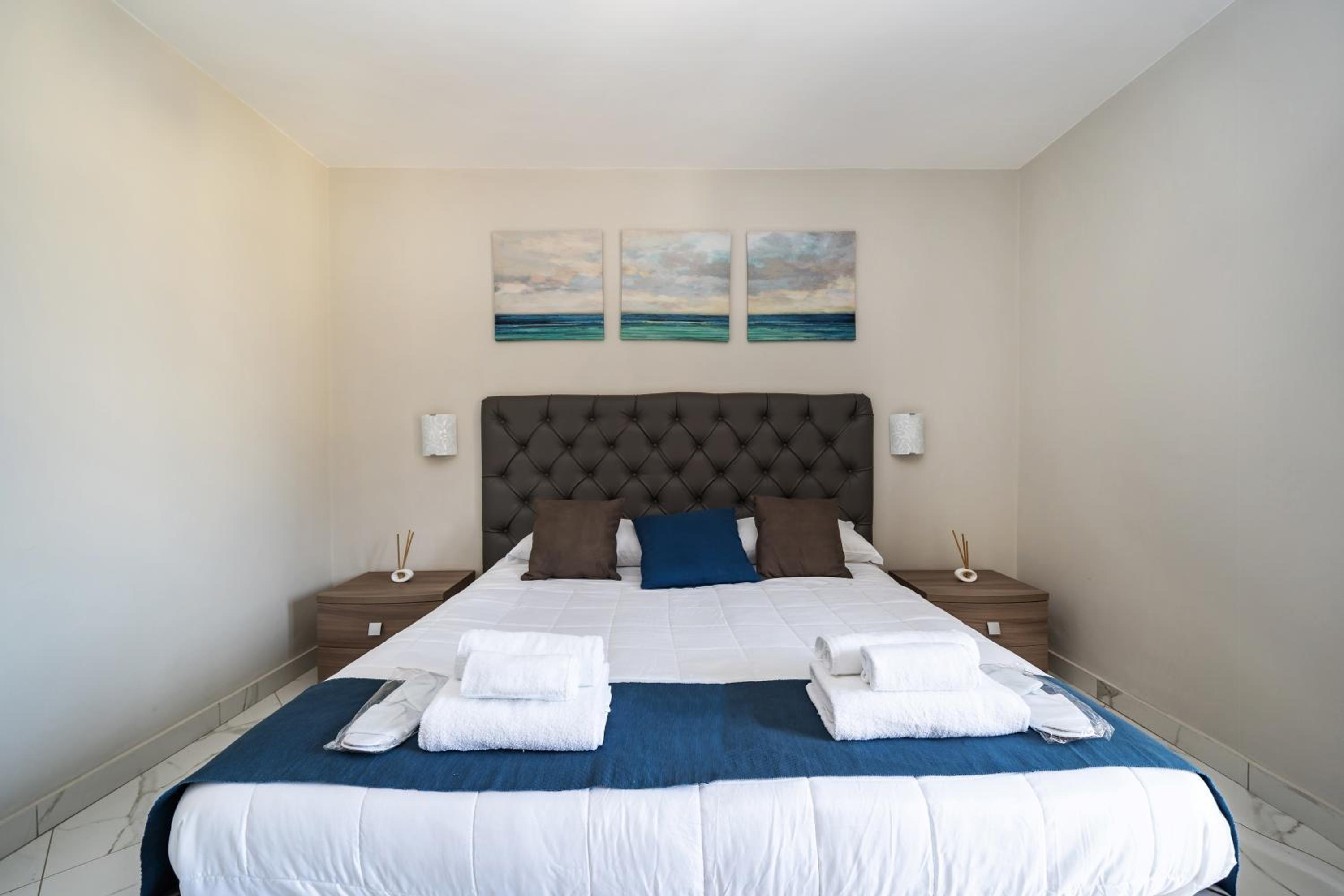 Deluxe Double or Twin Room with Sea View - Photo 6