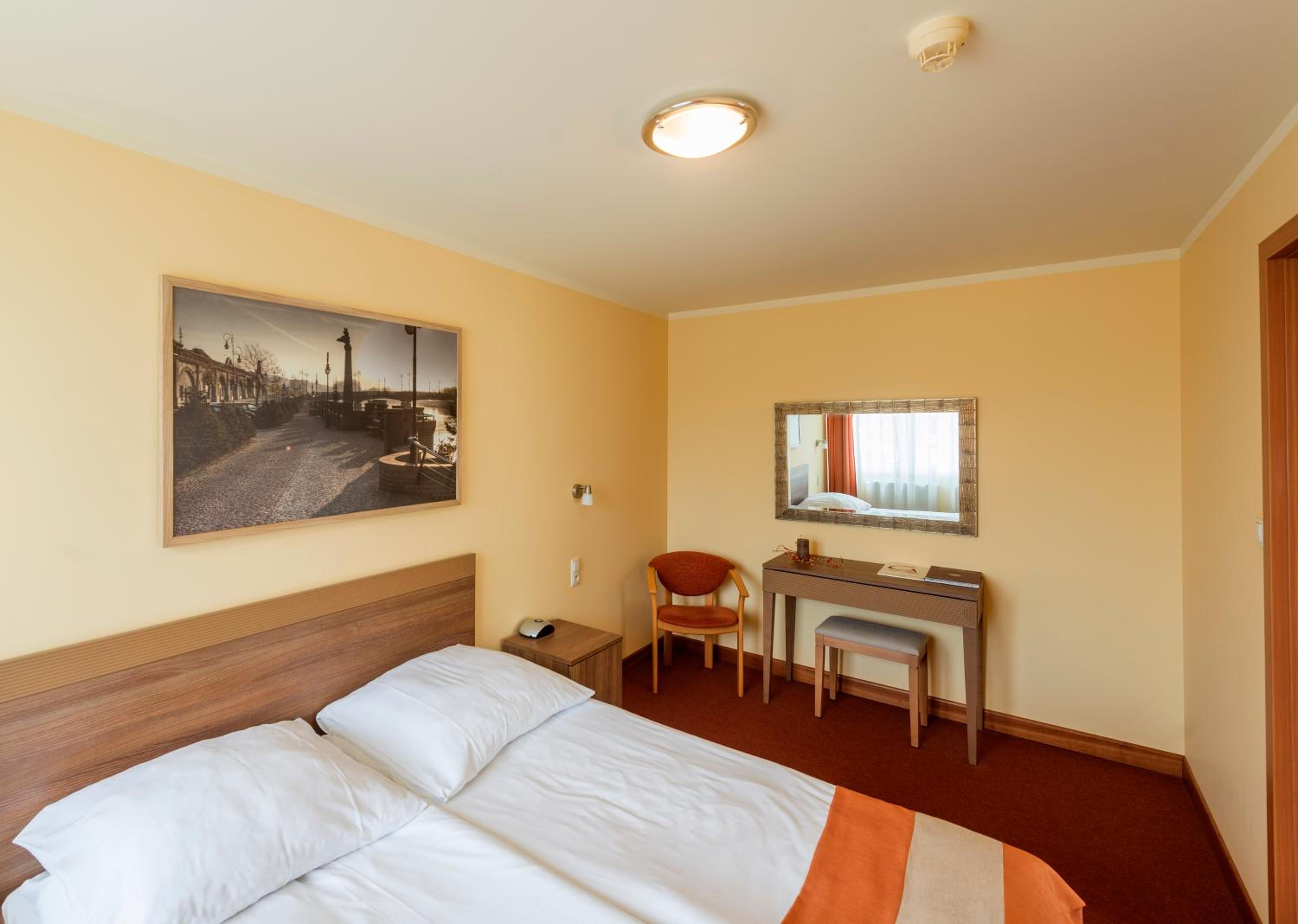 Apartment - Photo 2