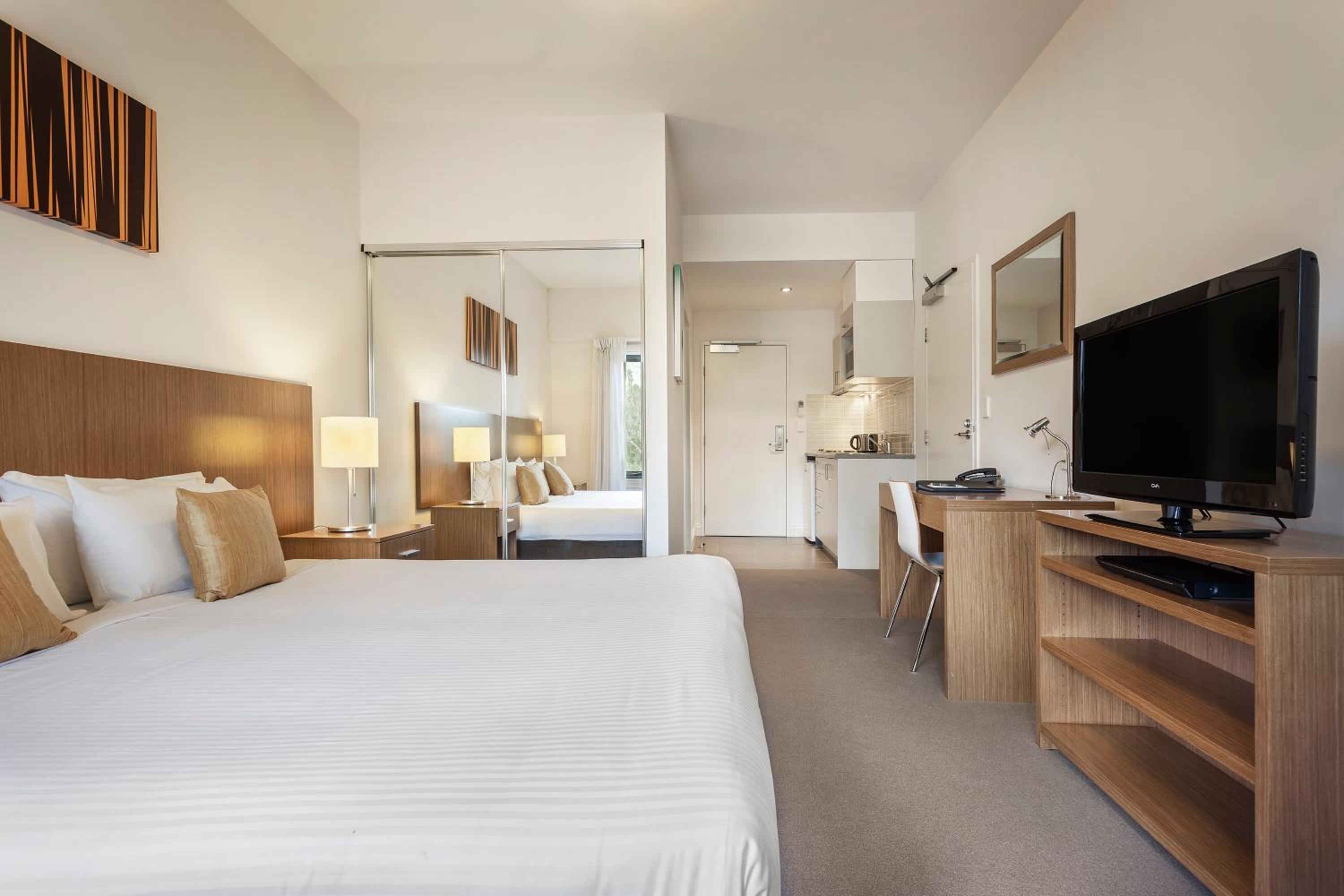 Studio Apartment photo 1
