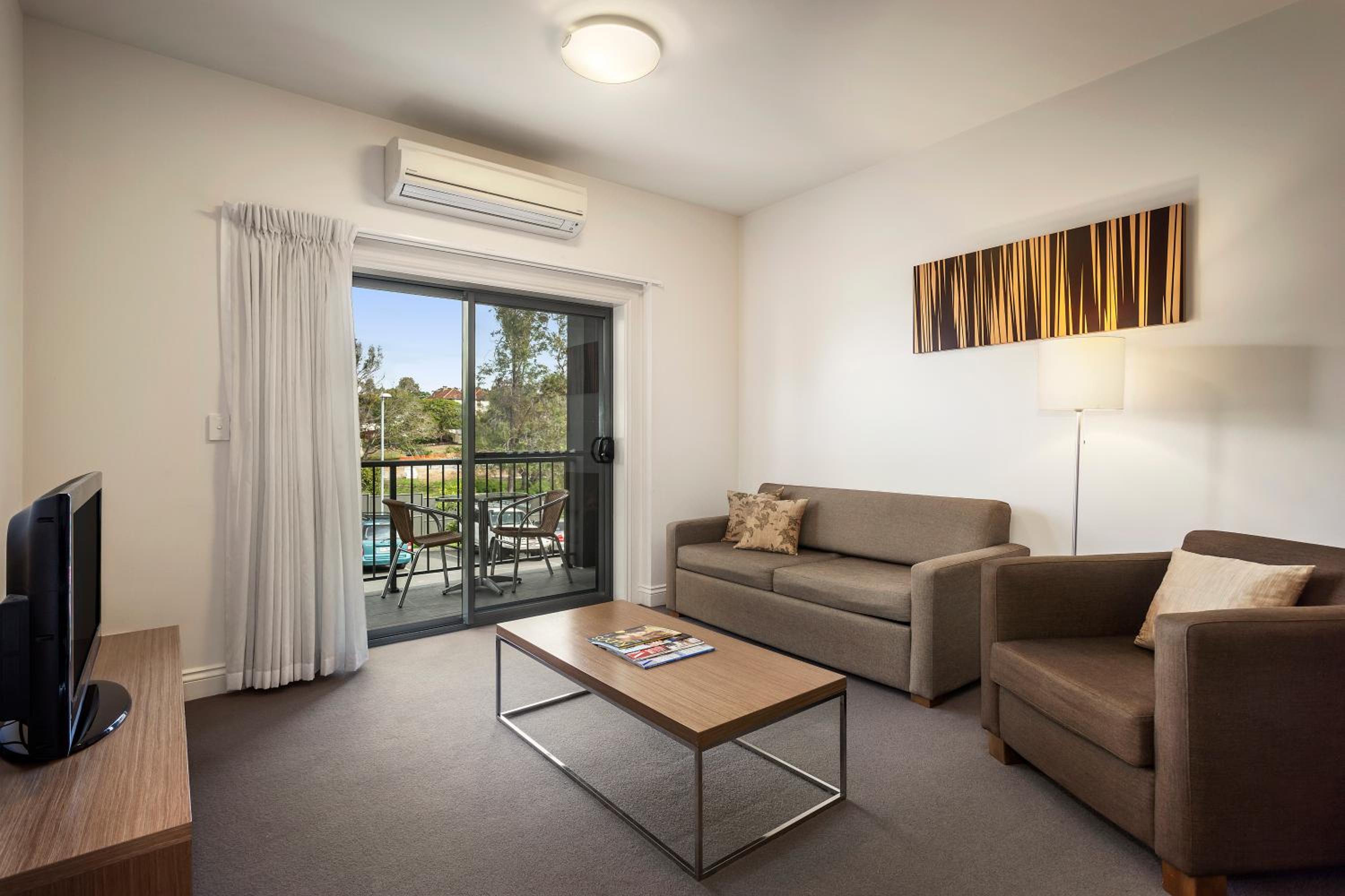 Standard Two-Bedroom Apartment photo 3