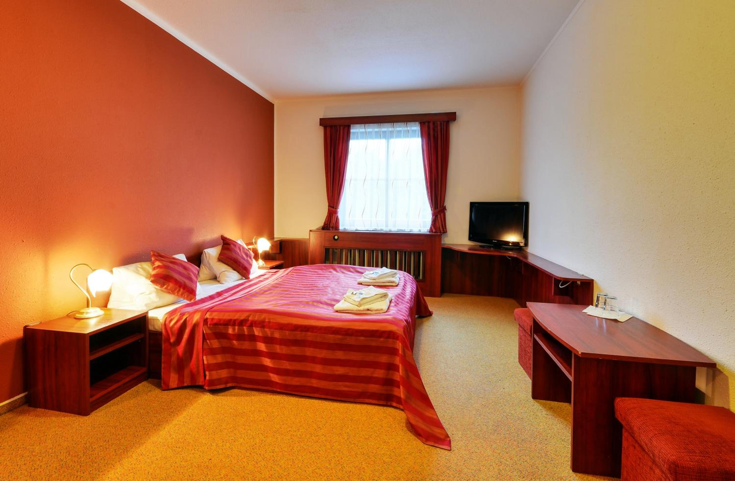 Double Room with Private Bathroom - Photo 5