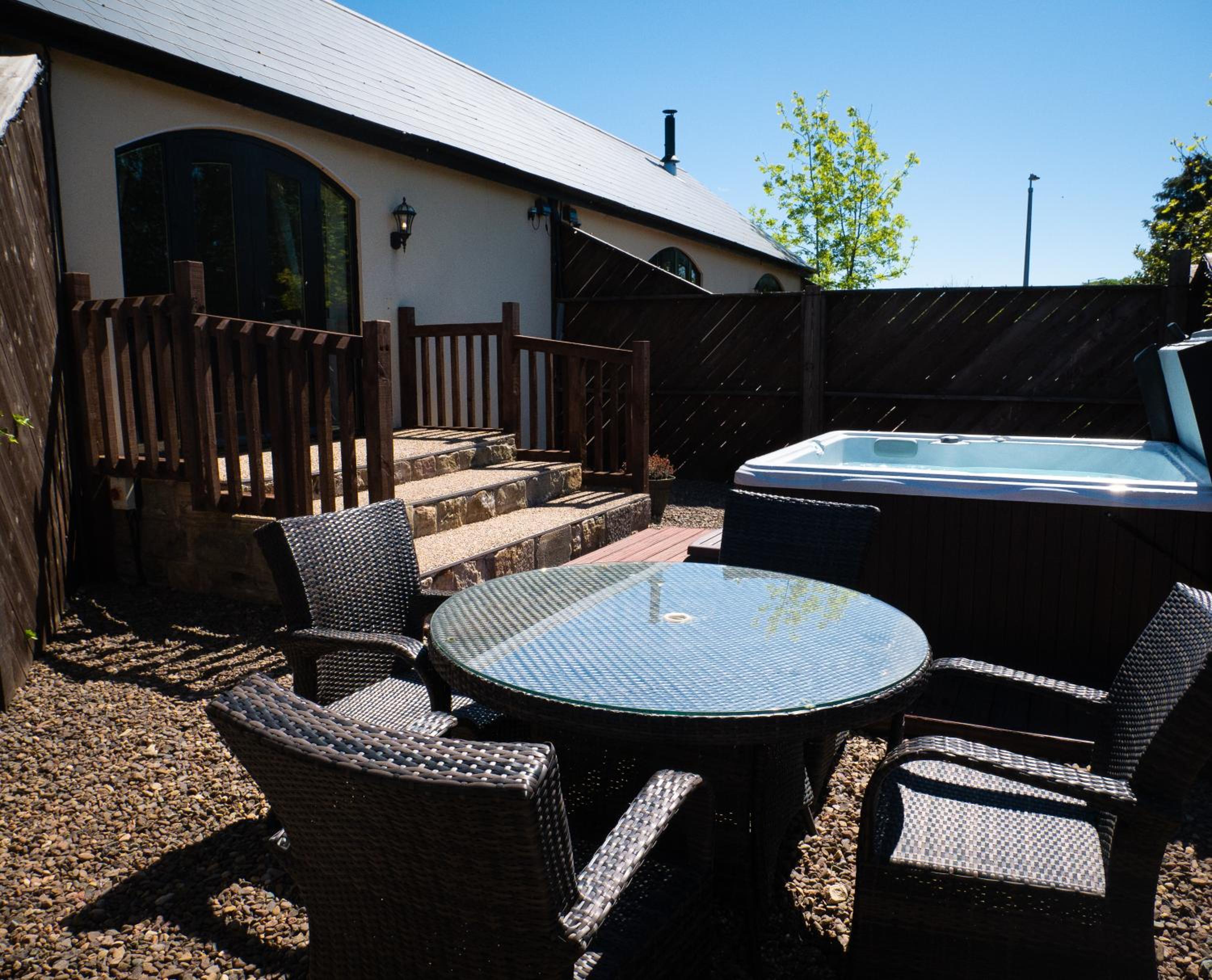 The Mews with Hot Tub - Photo 2