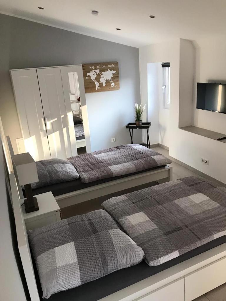 Studio Apartment - Photo 15