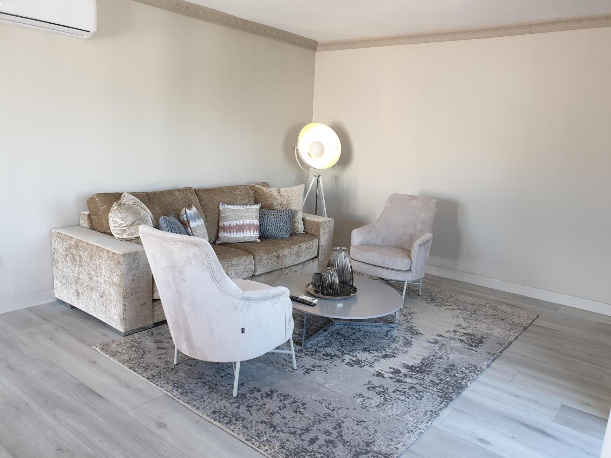 Superior Suite - Photo 17