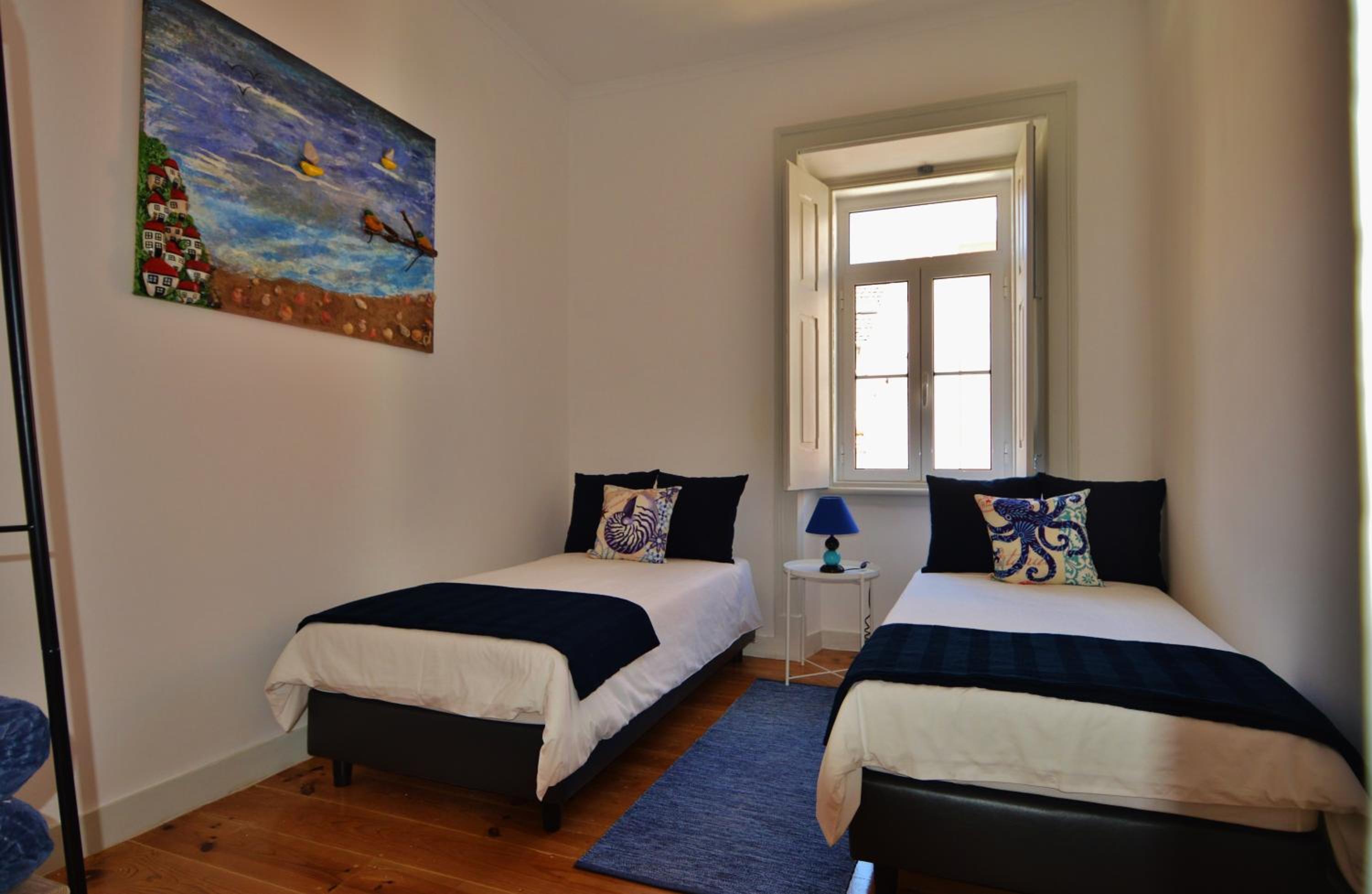 Standard Twin Room with Shared Bathroom photo 1