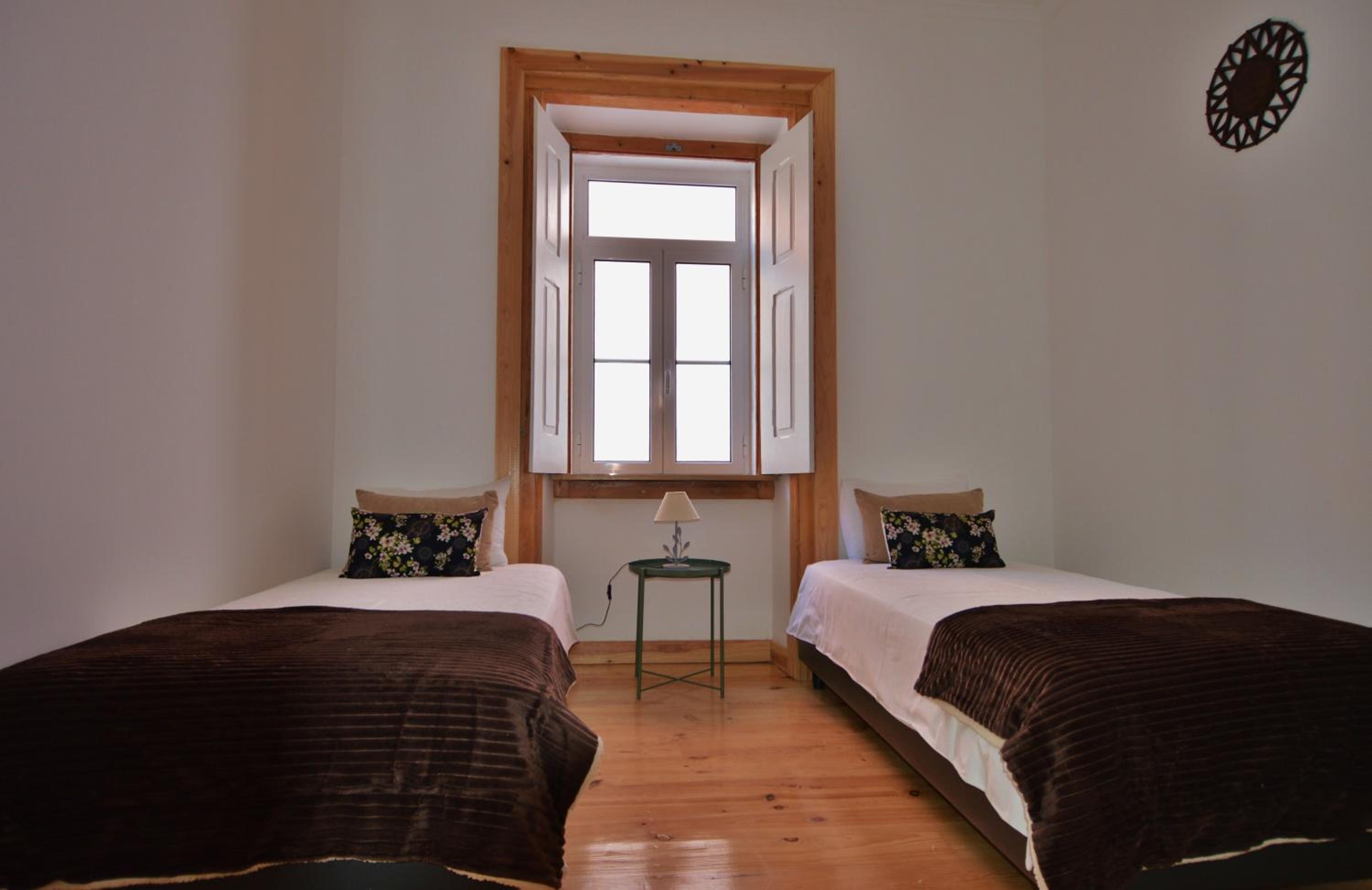 Standard Twin Room with Shared Bathroom photo 3