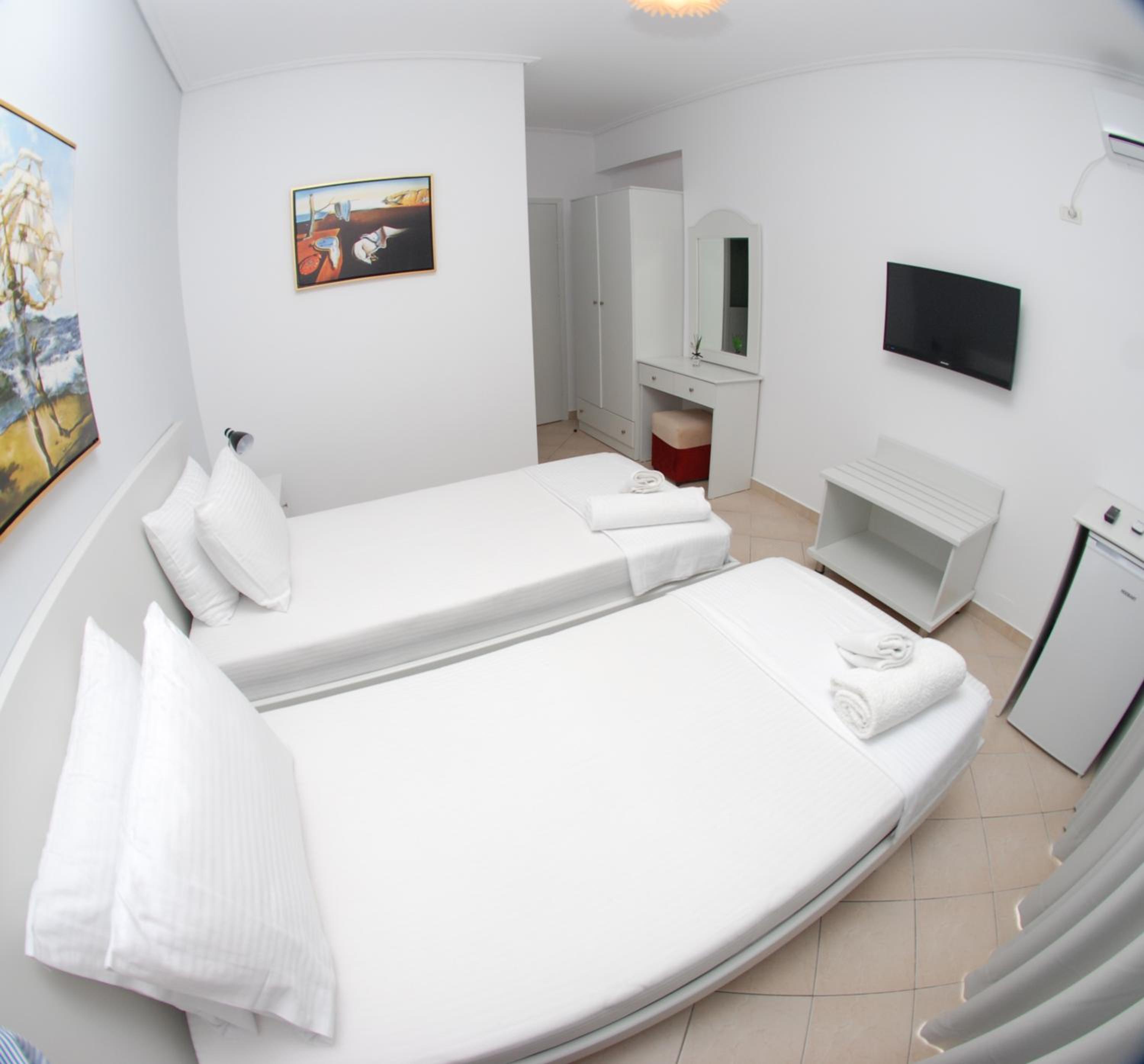 Standard Twin Room photo 3
