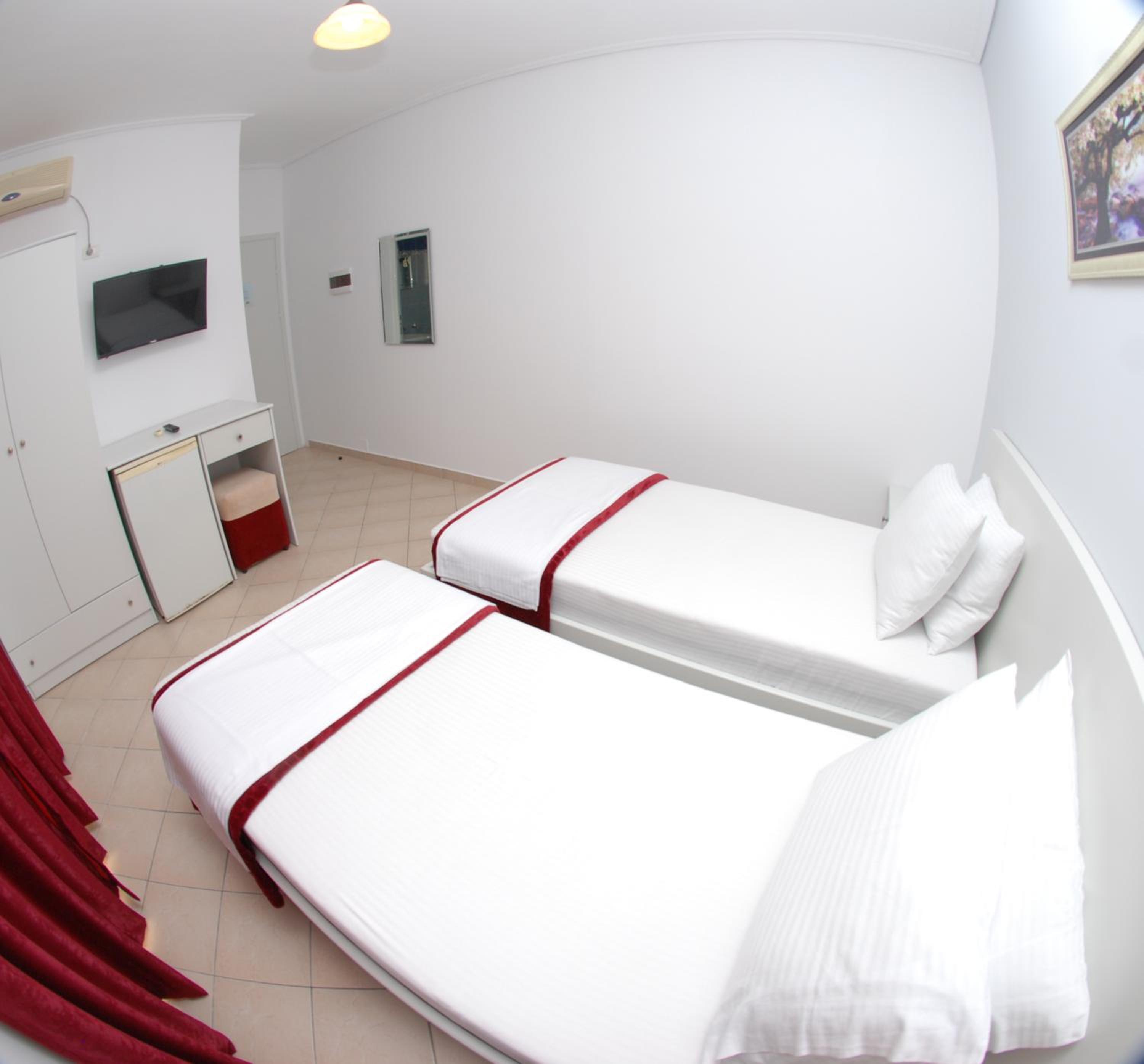 Standard Twin Room photo 2