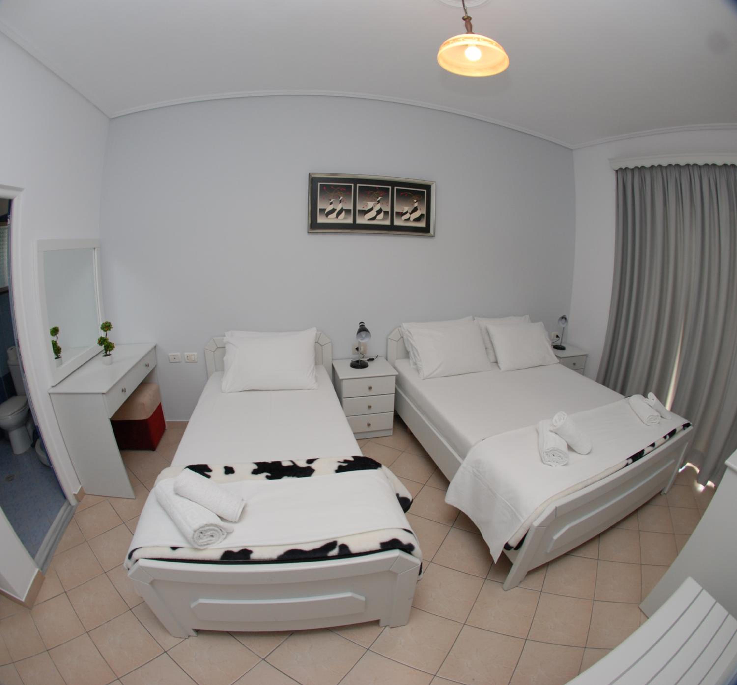Deluxe Triple Room with Sea View photo 3