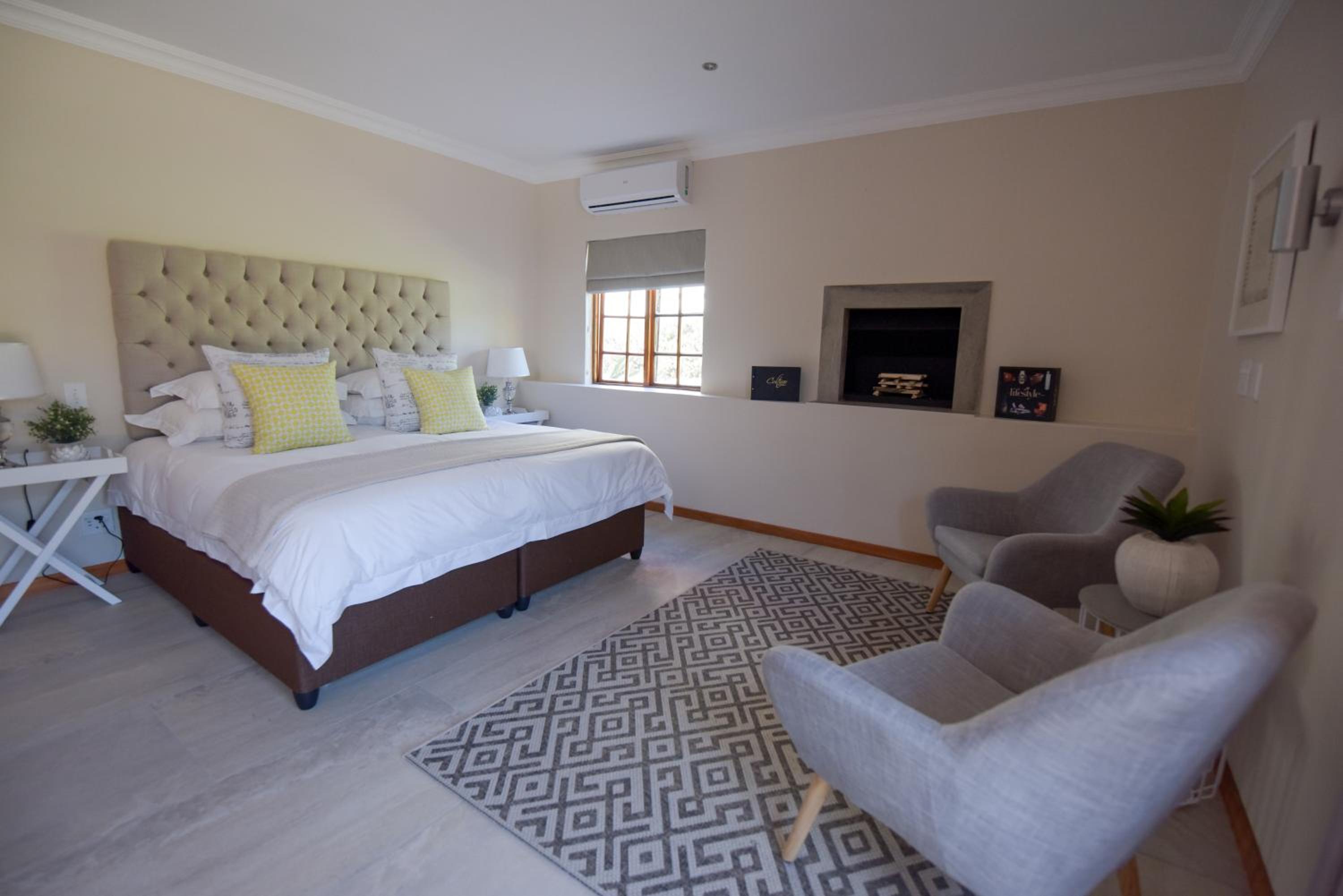 Deluxe Double Room - Photo 11
