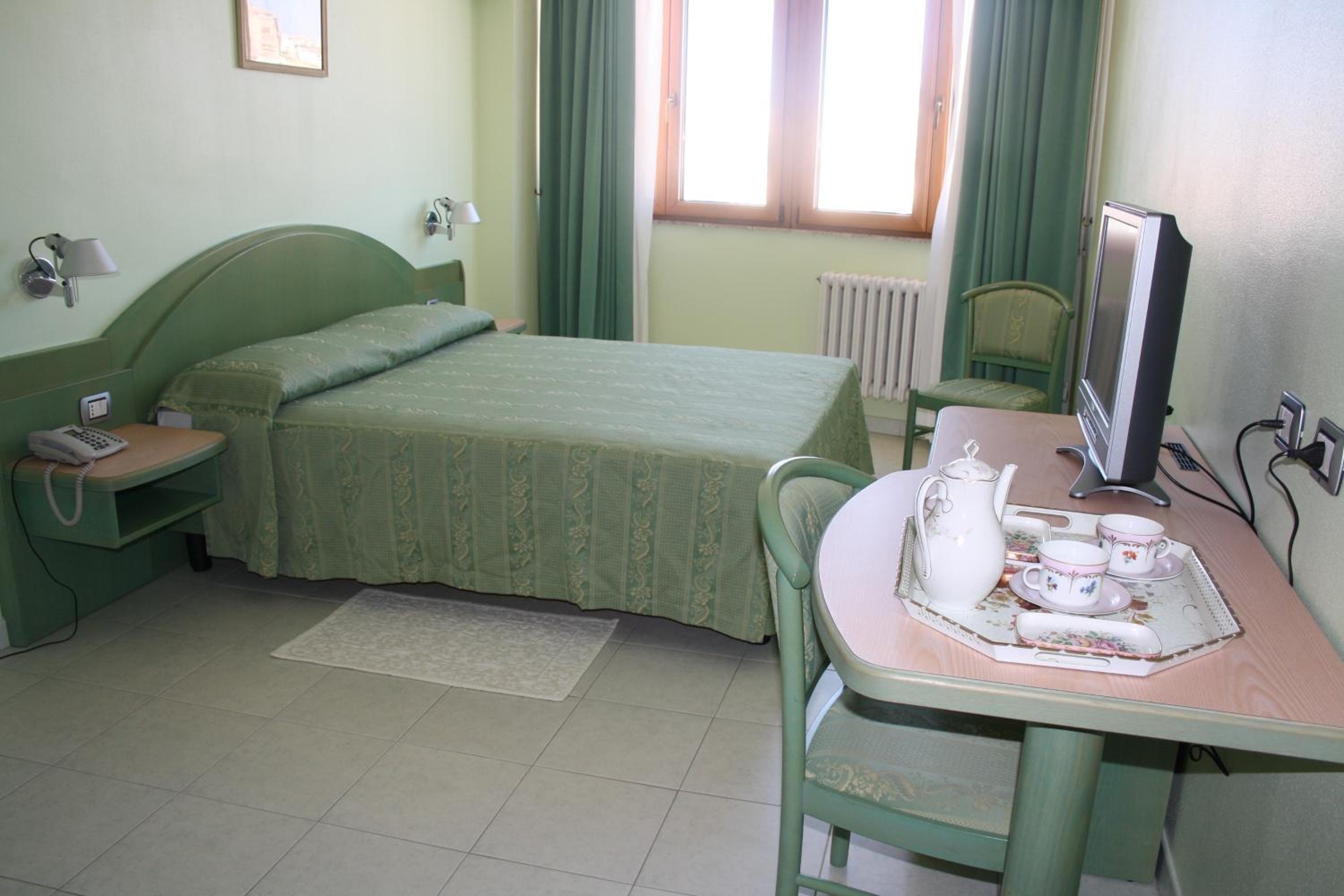Double or Twin Room - Photo 1