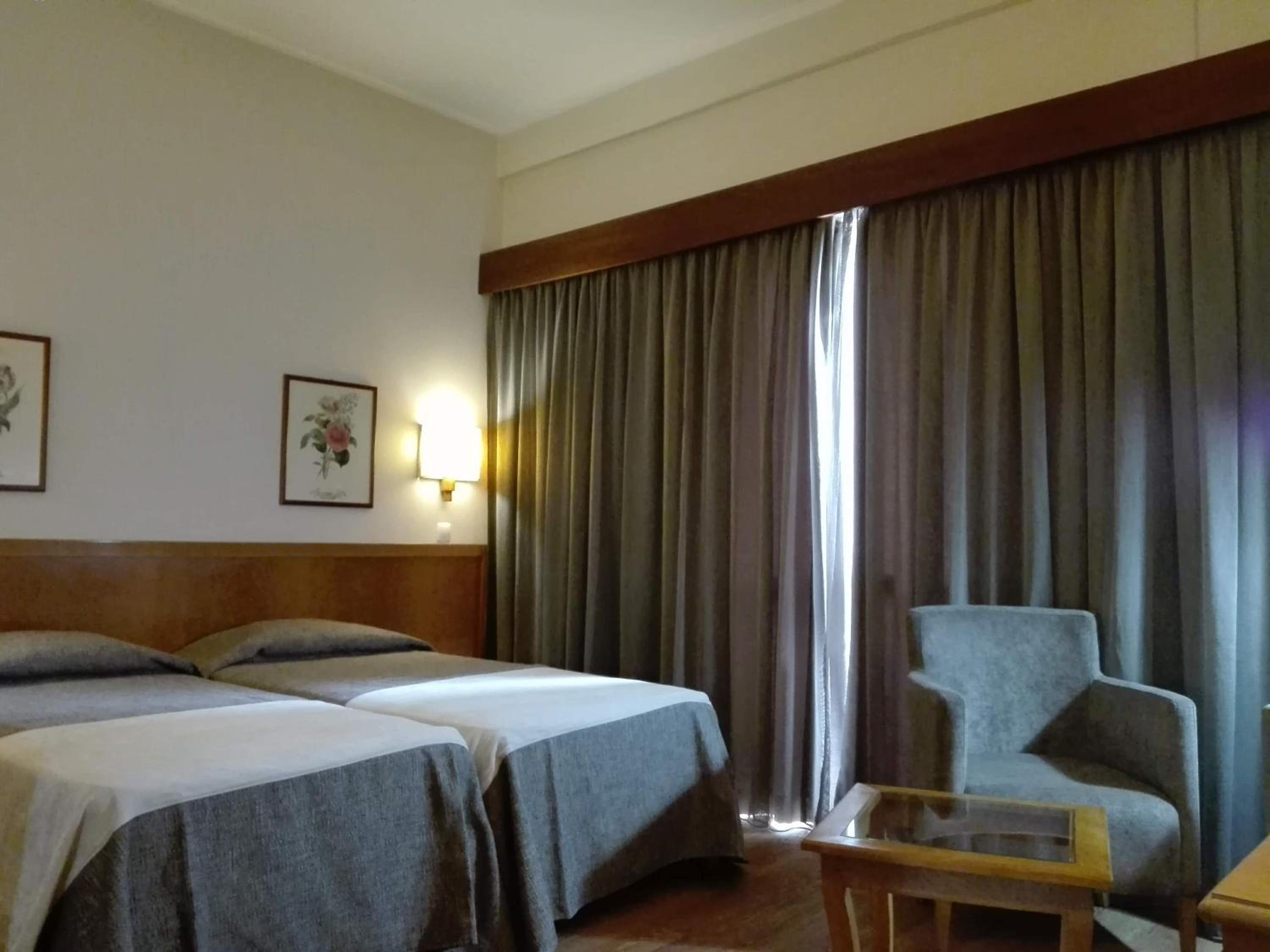 Double or Twin Room - Photo 3