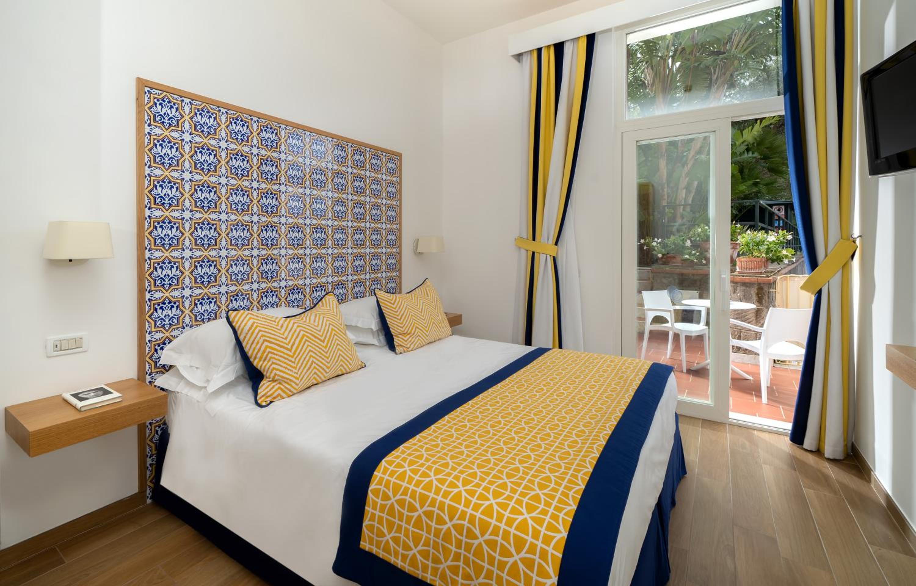Standard Double or Twin Room with Balcony - Photo 1