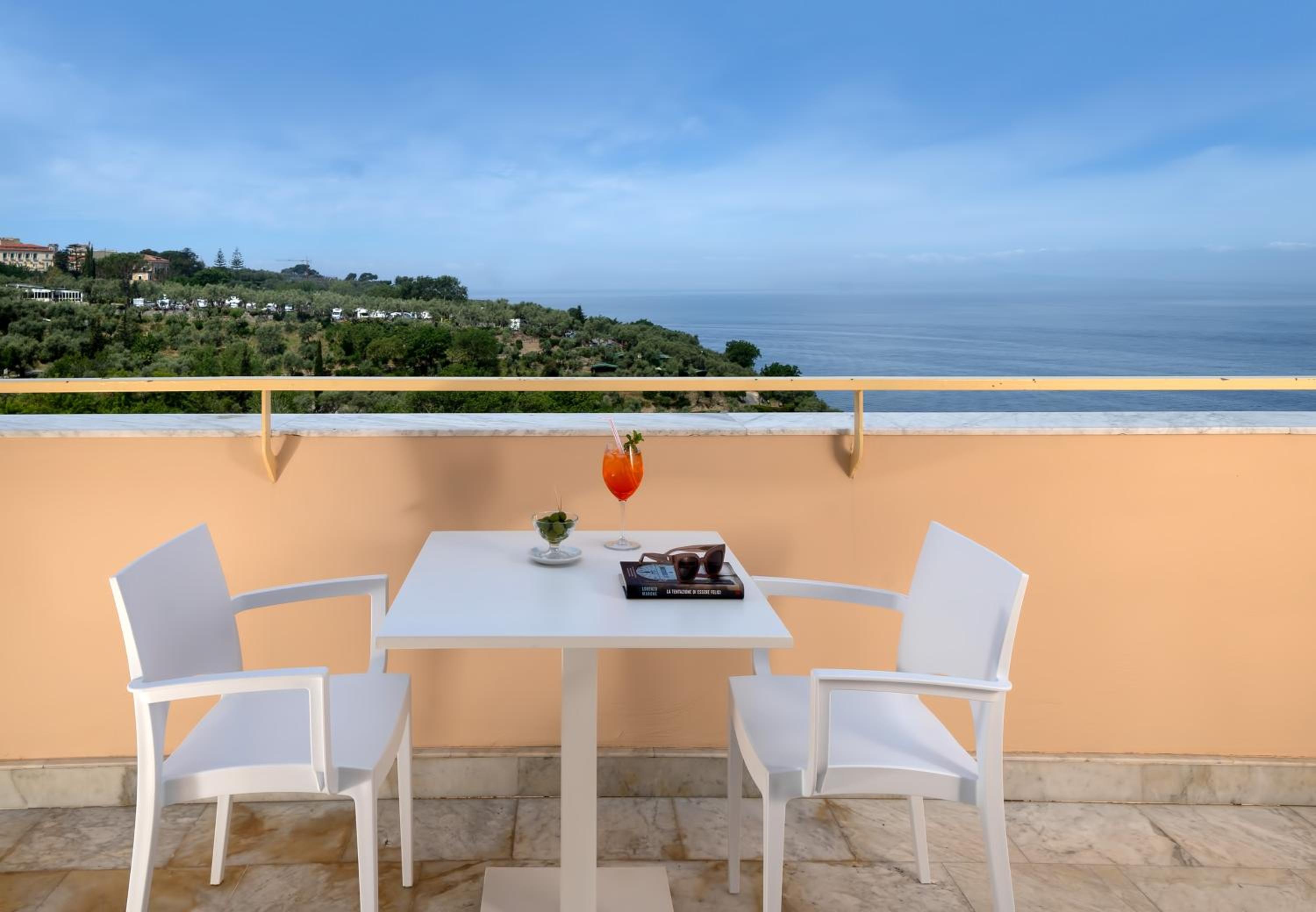Superior Double or Twin Room with Sea View - Photo 7