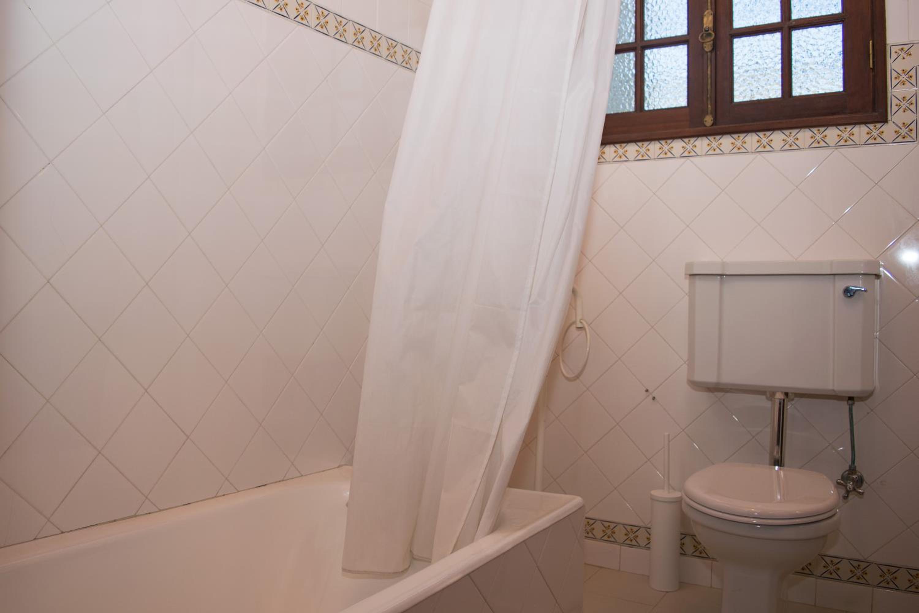 Double Room with Private Bathroom - Photo 6