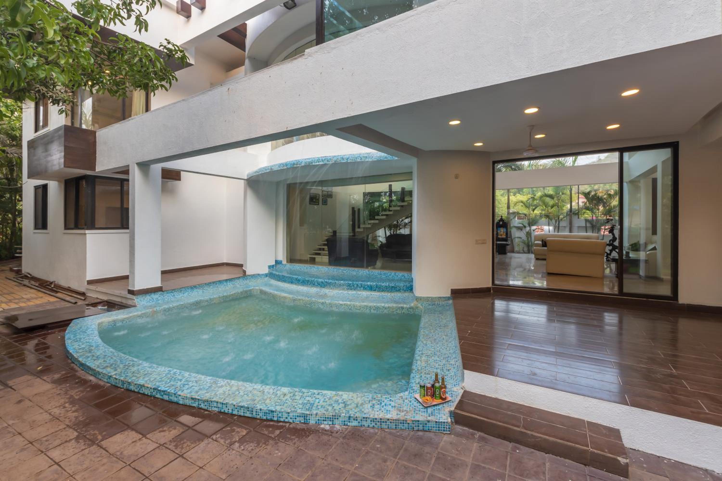 Villa with Private Pool photo 3