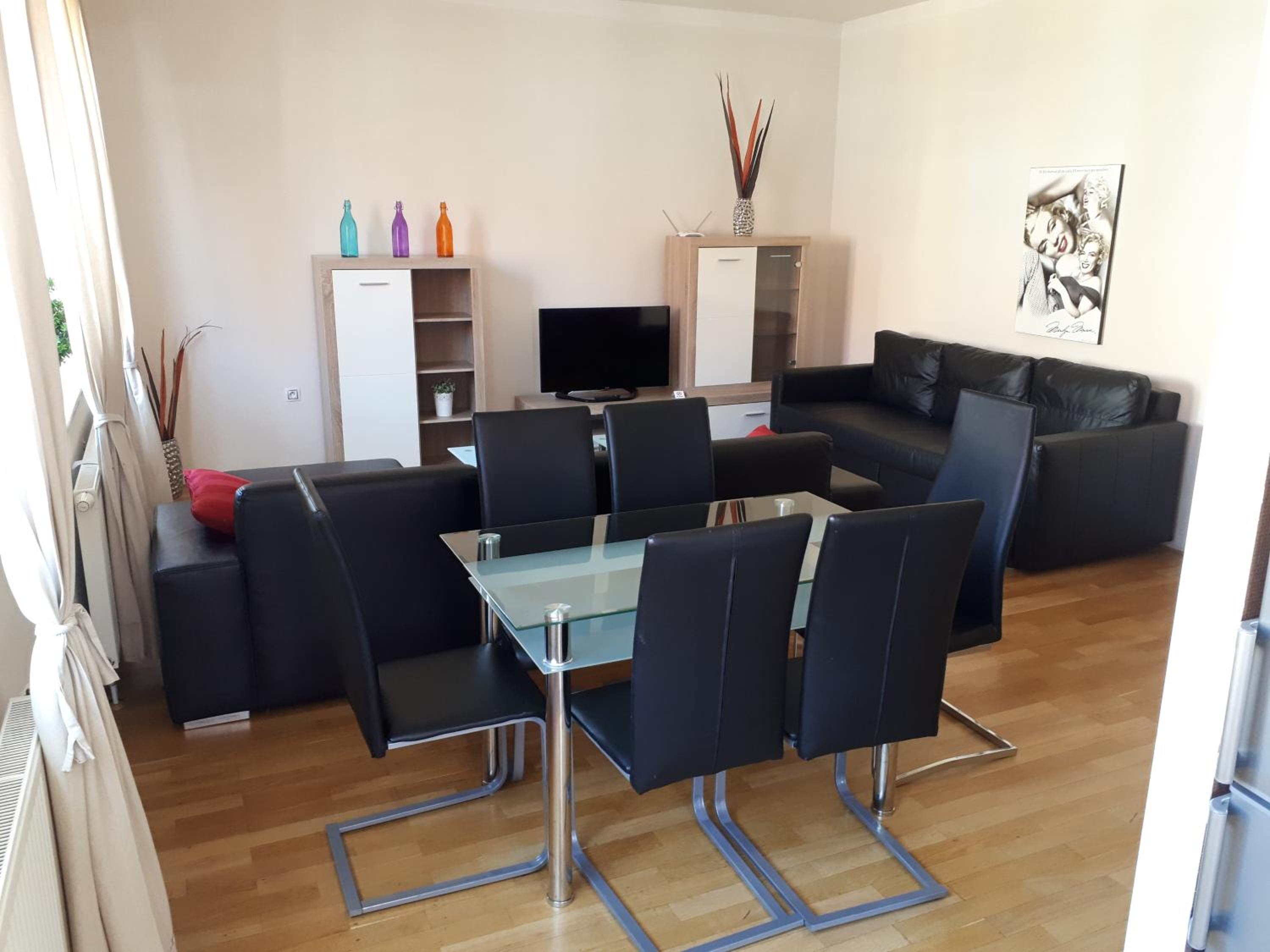 Two-Bedroom Apartment (5 Adults) - Photo 13