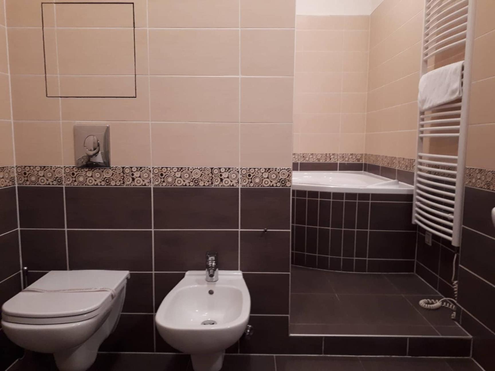 Two-Bedroom Apartment (5 Adults) - Photo 8