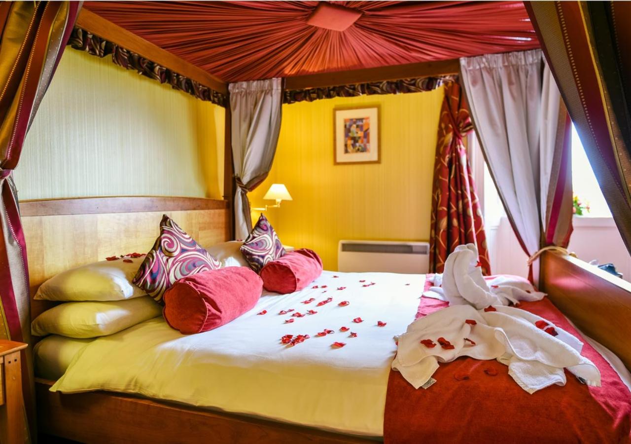 Luxury Suite - Photo 1
