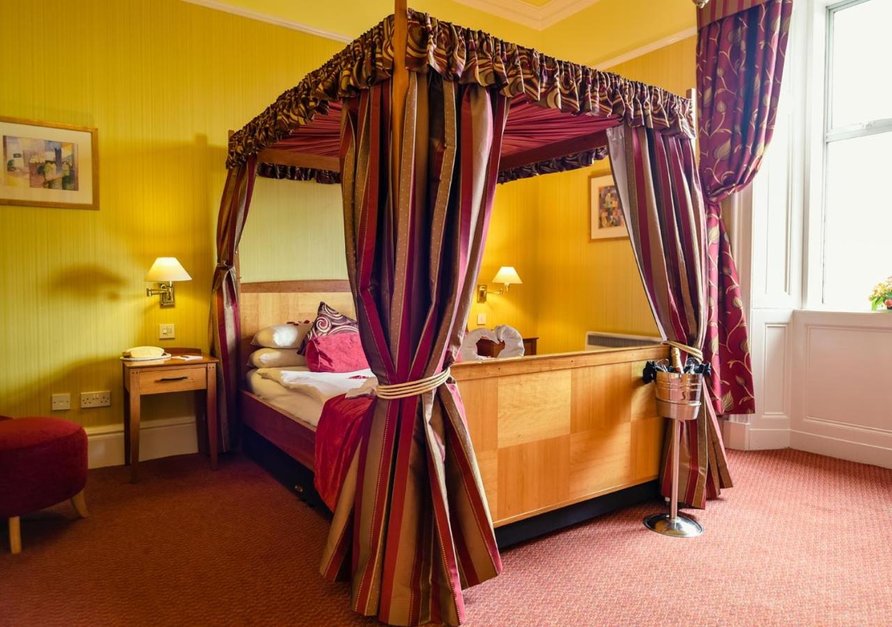 Luxury Suite - Photo 2