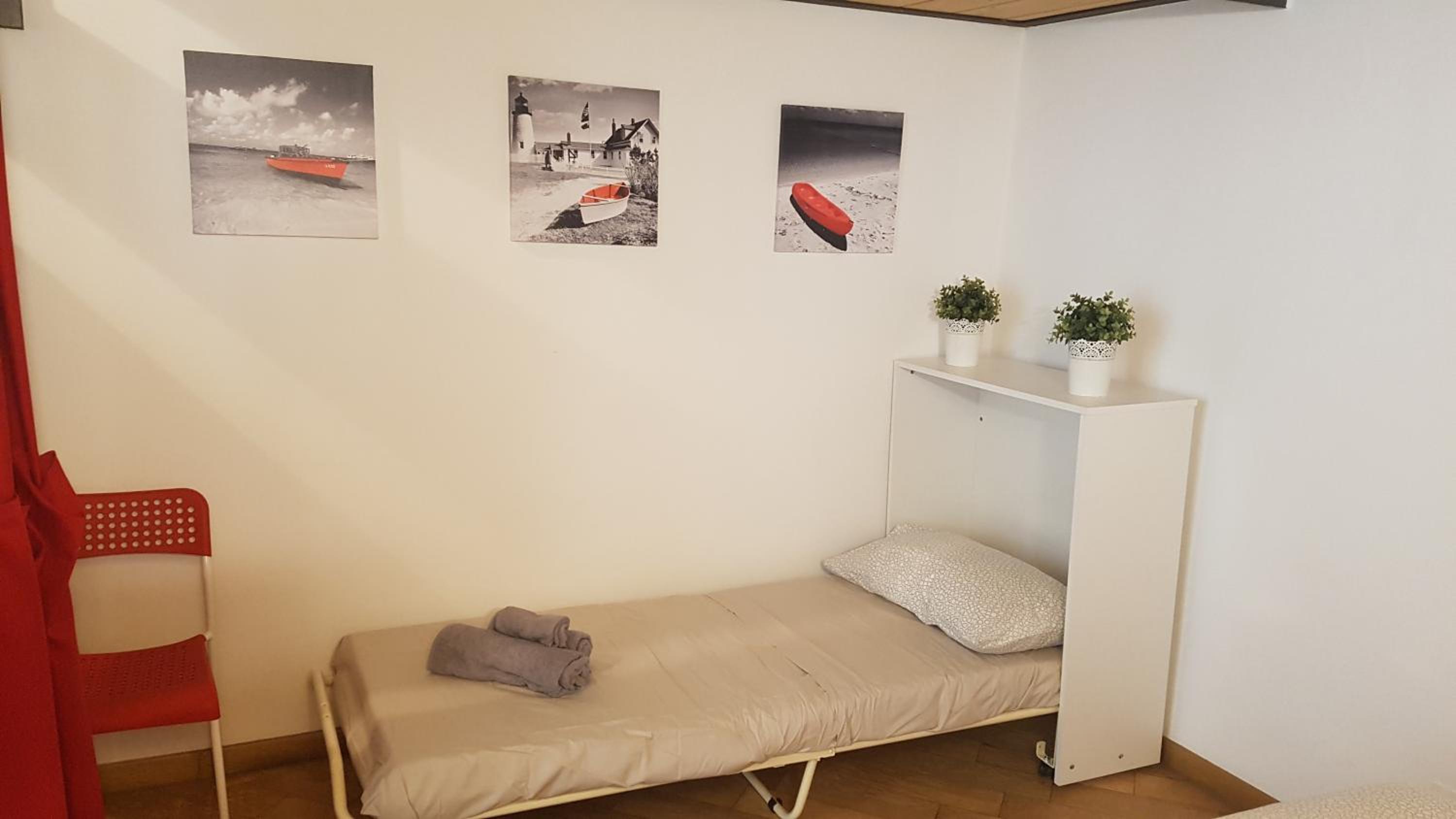 Two-Bedroom Apartment - Photo 16