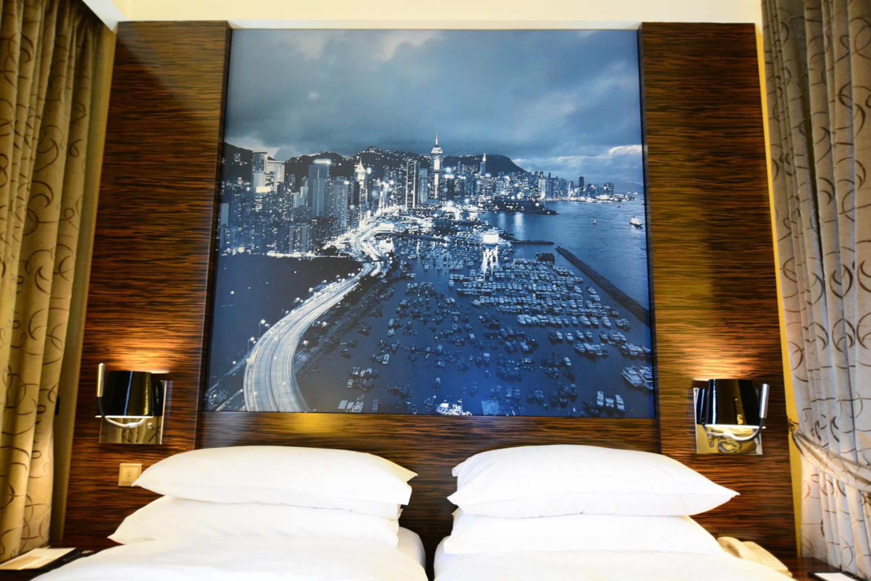 Premier King or Twin Room with Harbor View - Photo 3