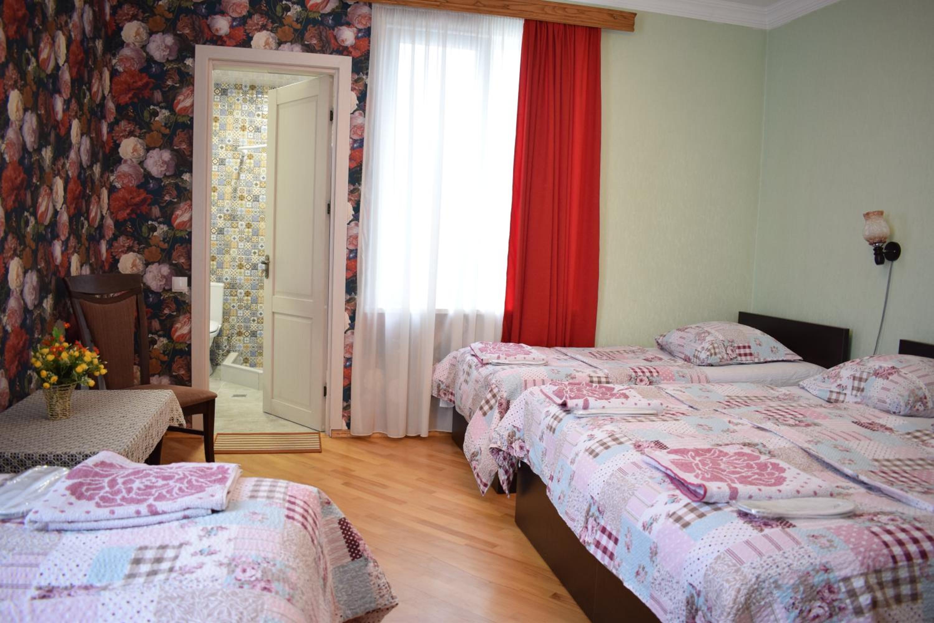 Quadruple Room with Bathroom photo 2
