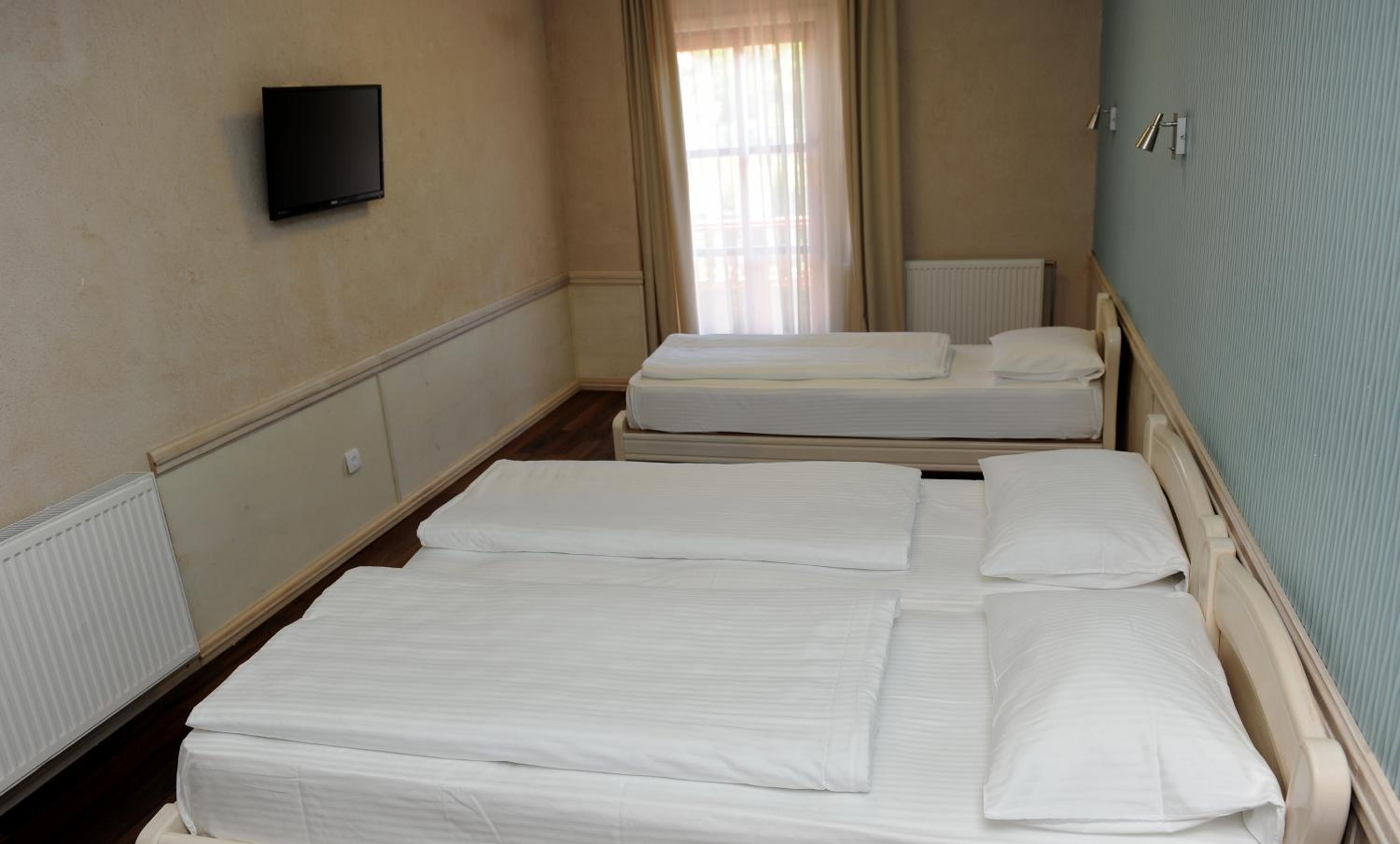 Triple Room - Photo 6
