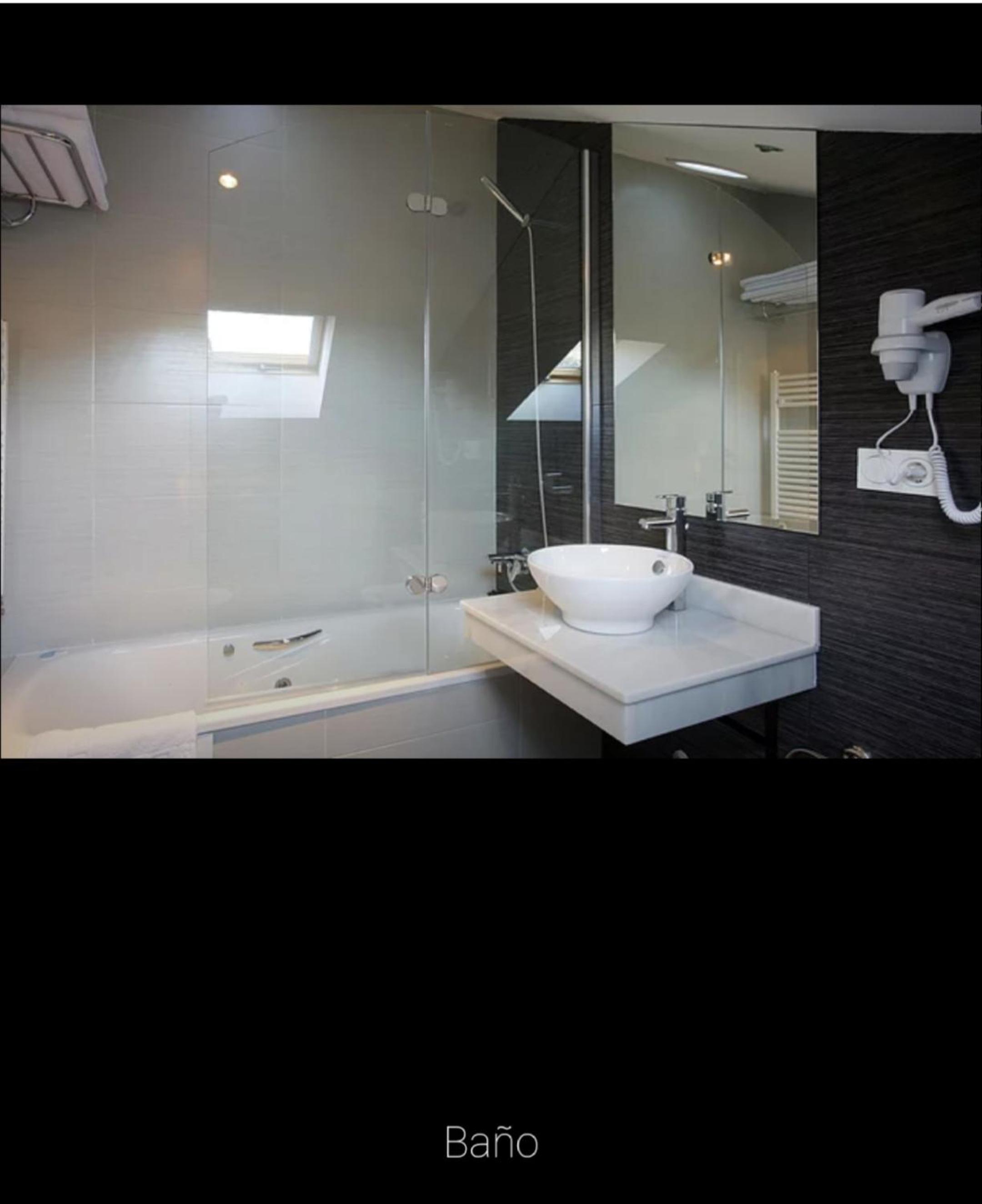 Double or Twin Room photo 2