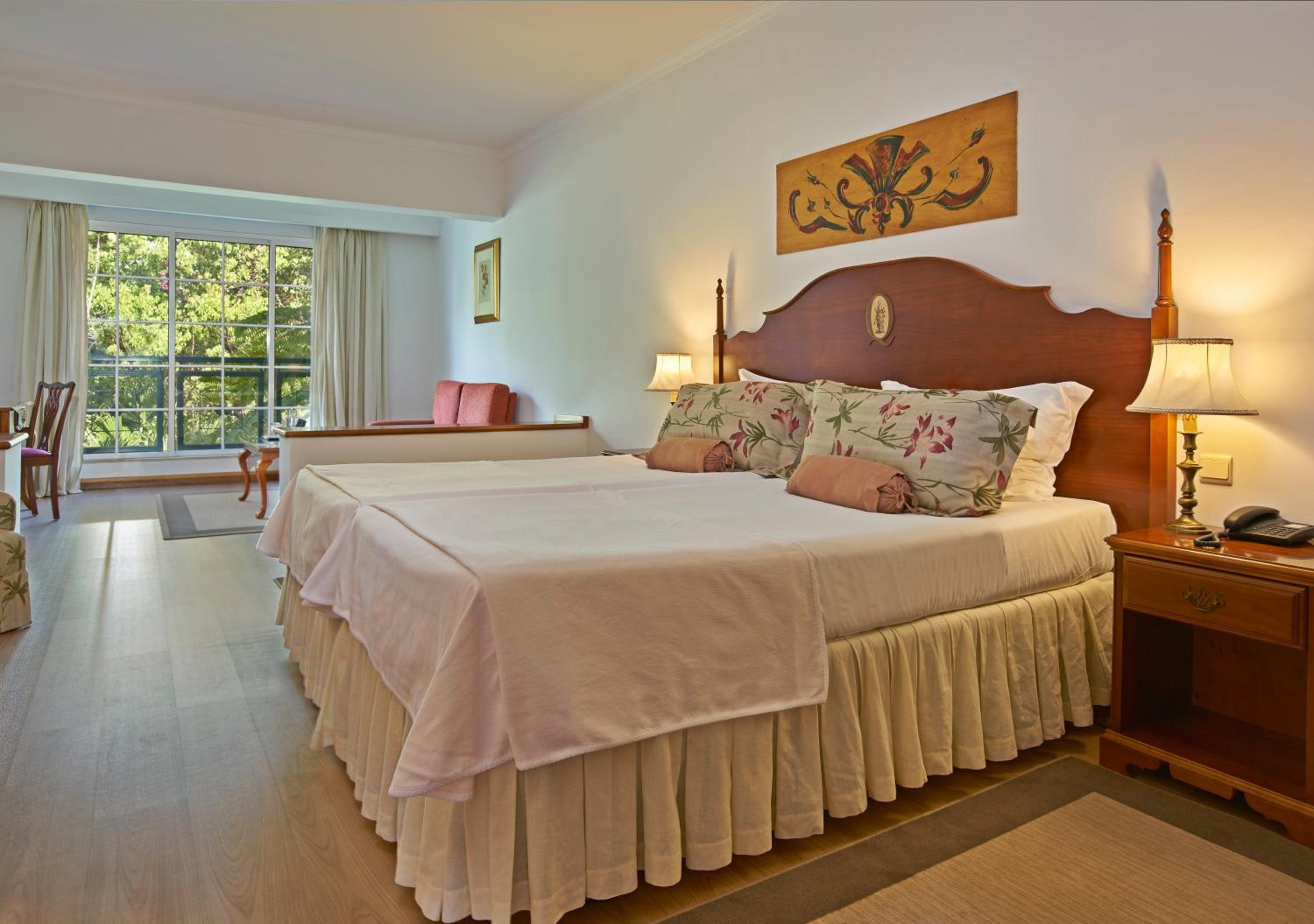 Double or Twin Deluxe Room with Garden View - Photo 1