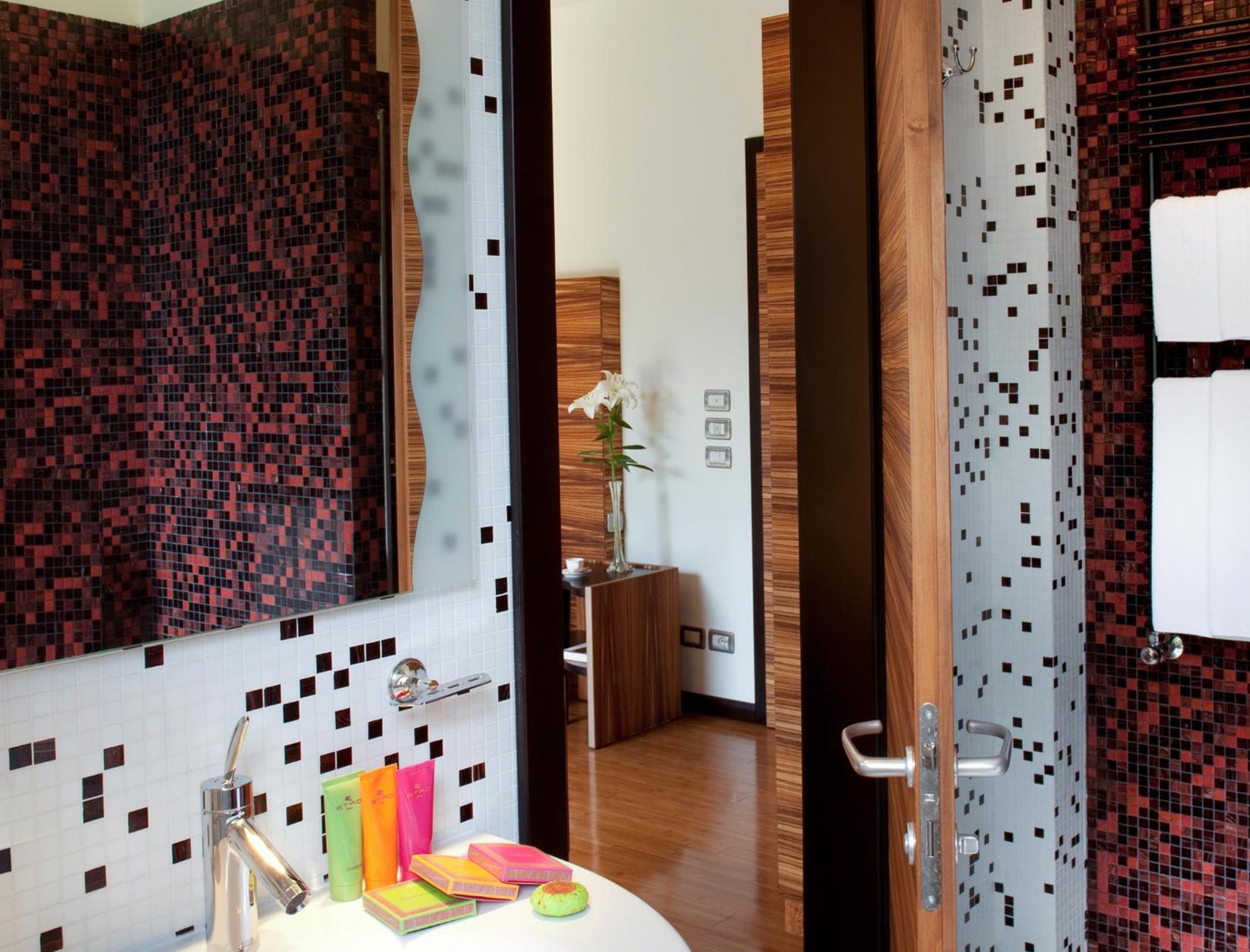 Deluxe Double or Twin Room with Lake View