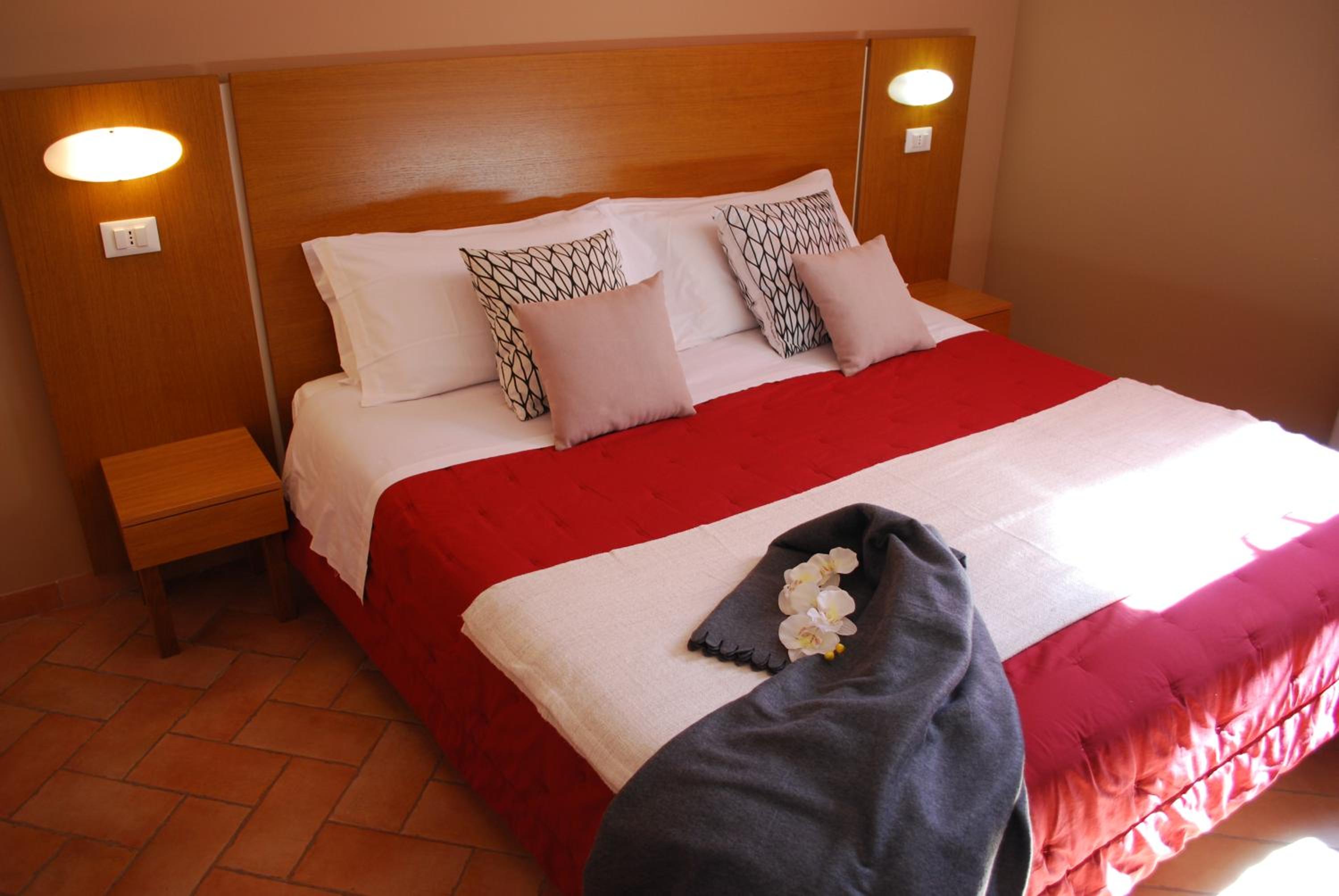 Standard Double Room photo 3