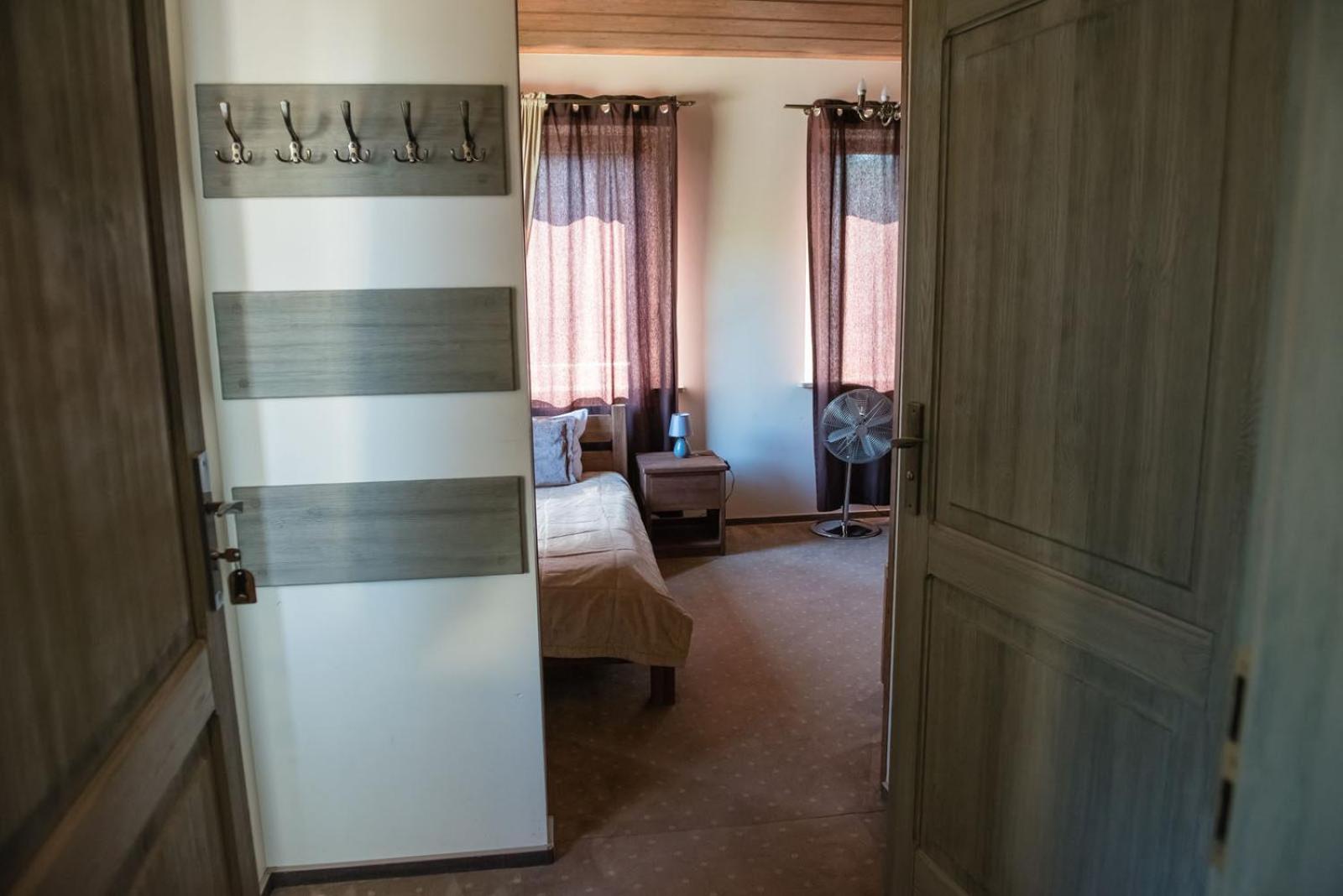 Twin Room - Photo 4