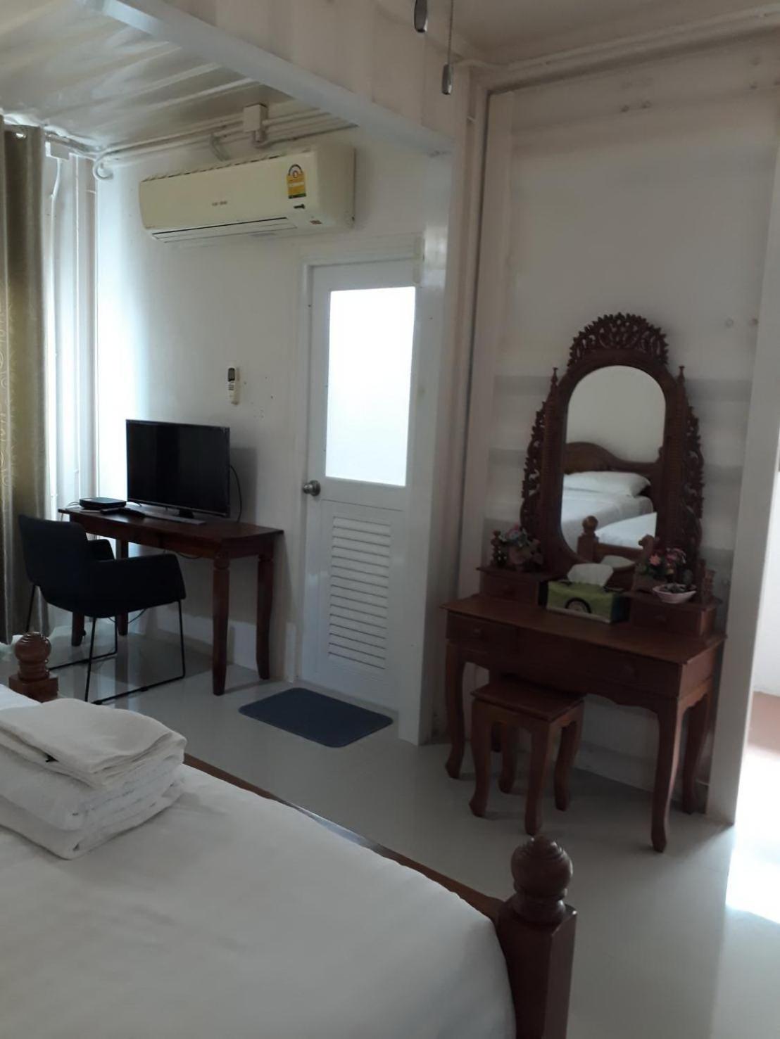 Quadruple Room with Private Bathroom photo 1