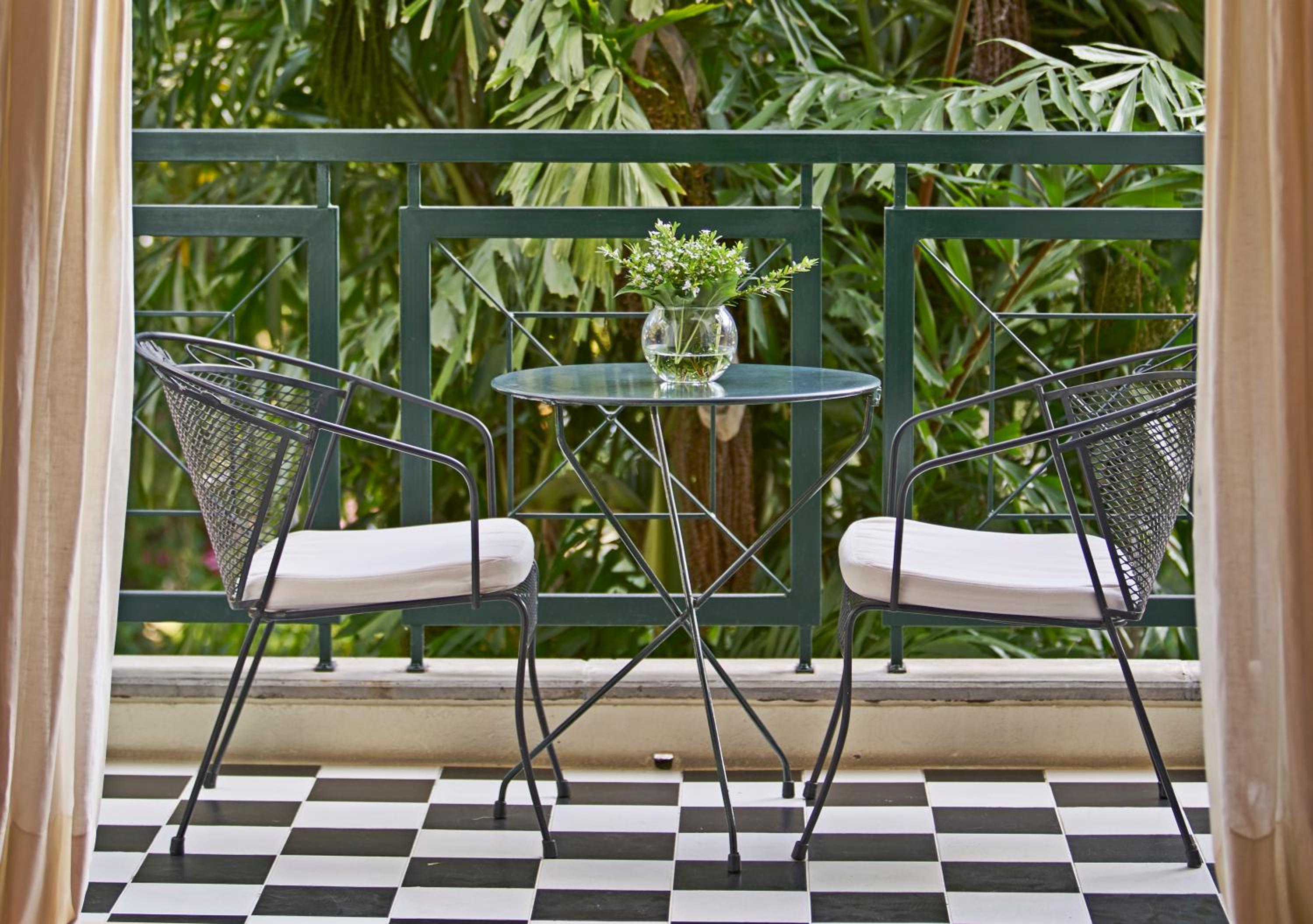 Double or Twin Premium Room with Garden View and Balcony - Photo 5