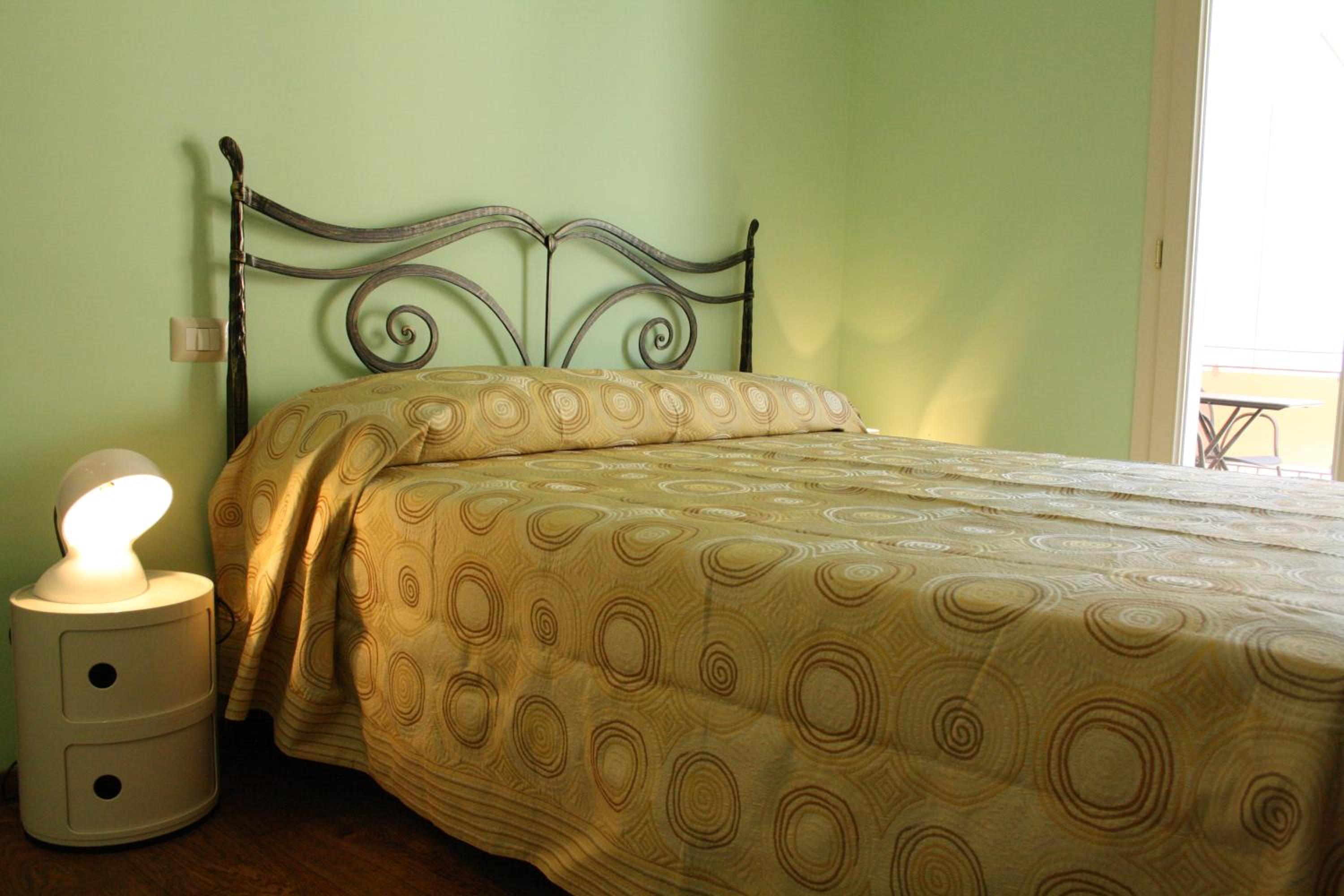 Double Room - Photo 4