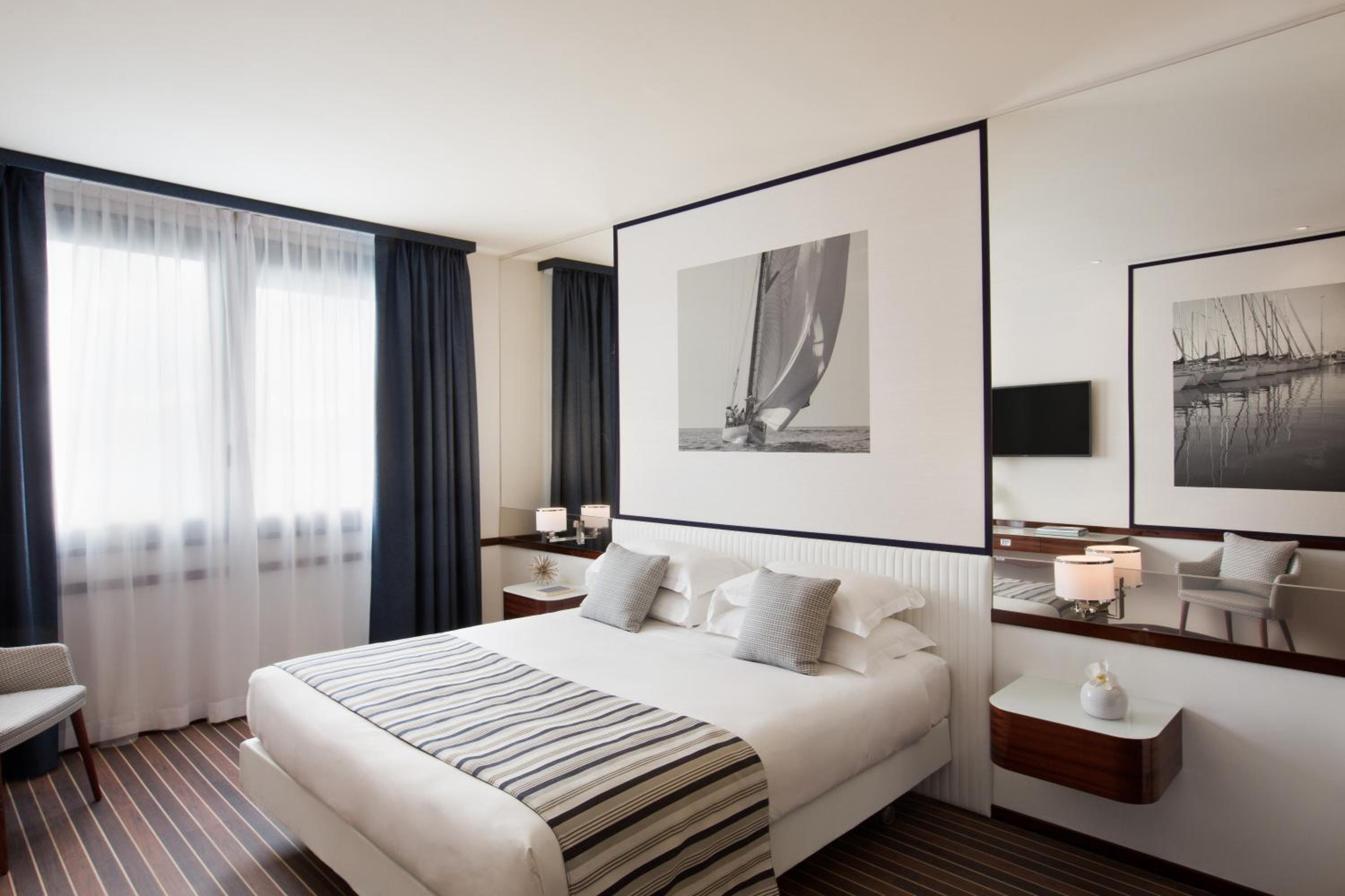 Relax in style and comfort at our cozy hotel room.