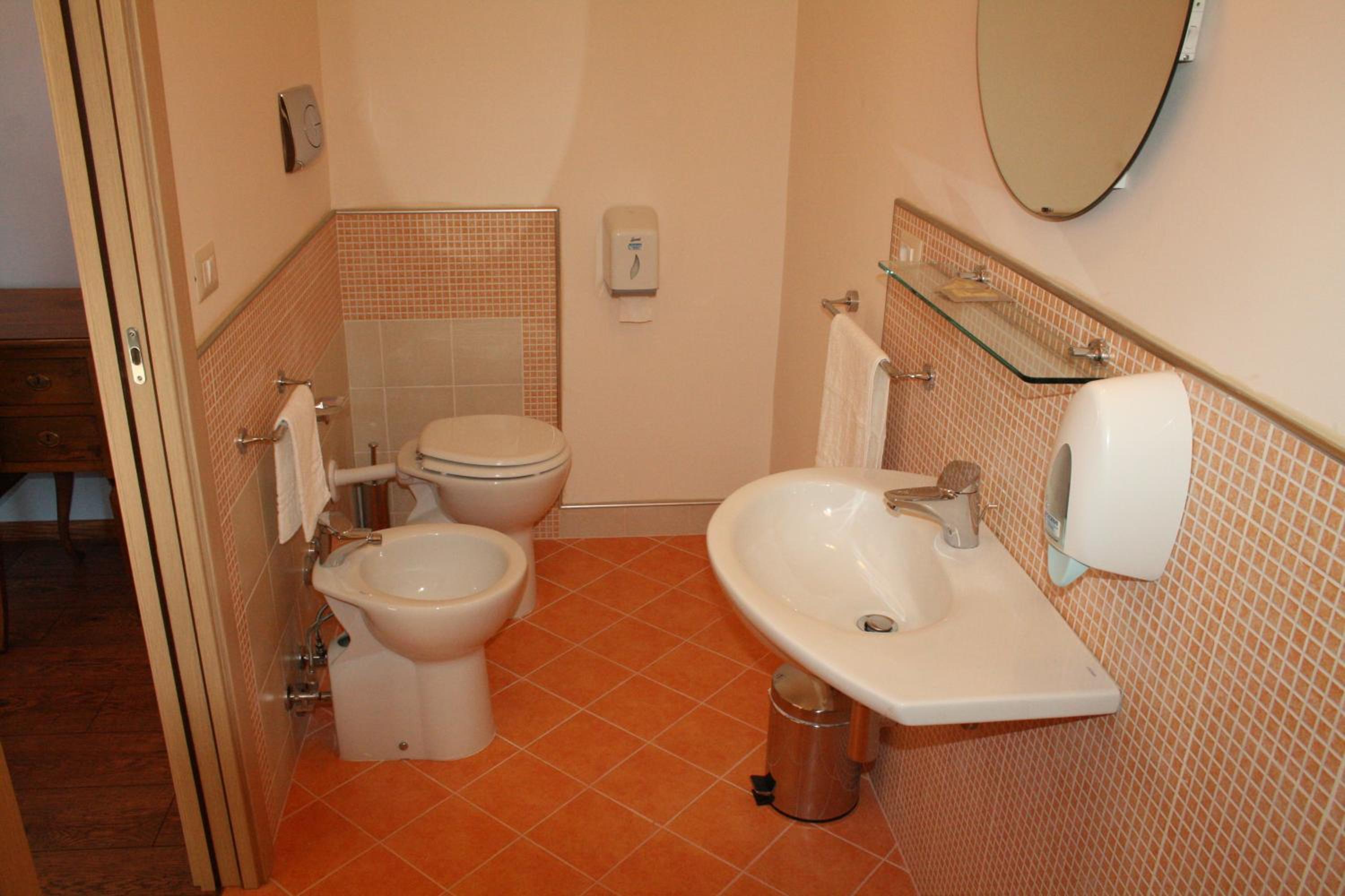 Double Room - Photo 3