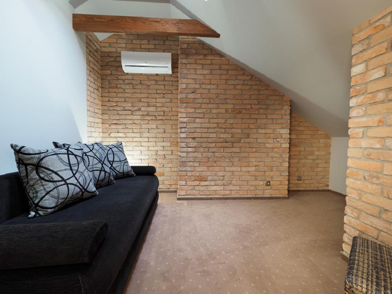 Apartment - Split Level - Photo 8